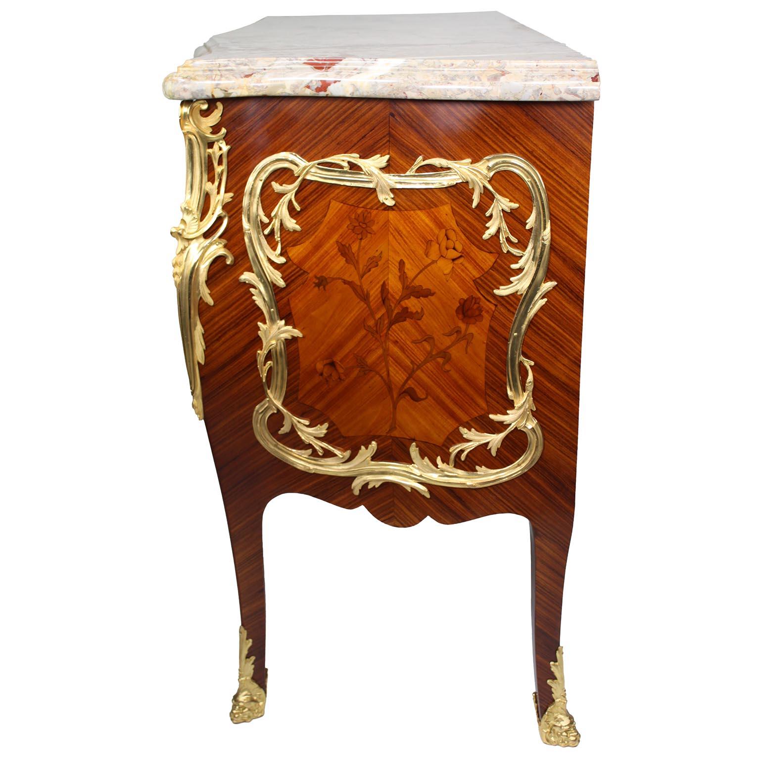 Una bella coppia di commodes francesi del XIX-XX secolo in stile Luigi XV con intarsio e ormeggio in vendita 9