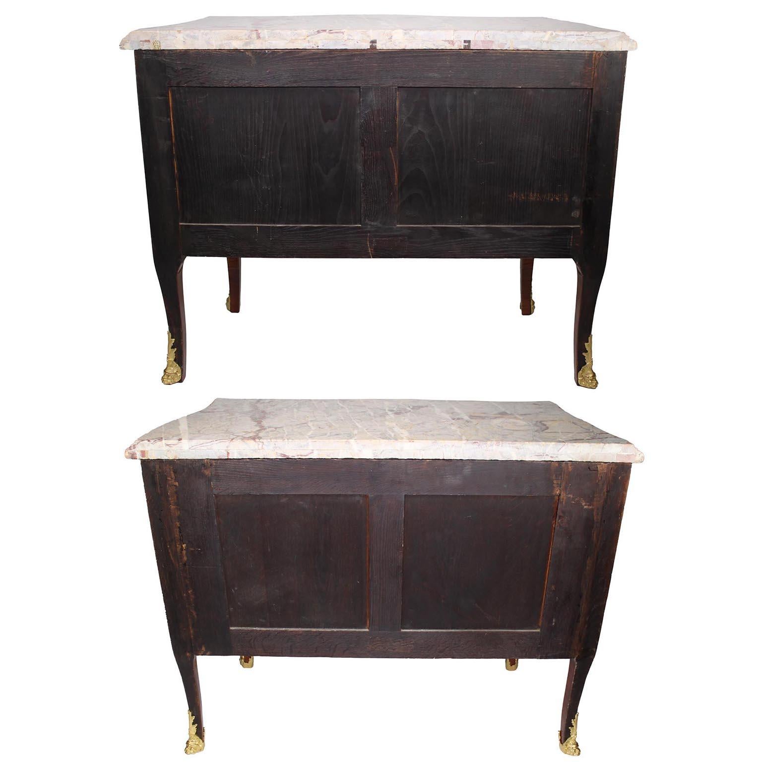 Una bella coppia di commodes francesi del XIX-XX secolo in stile Luigi XV con intarsio e ormeggio in vendita 13