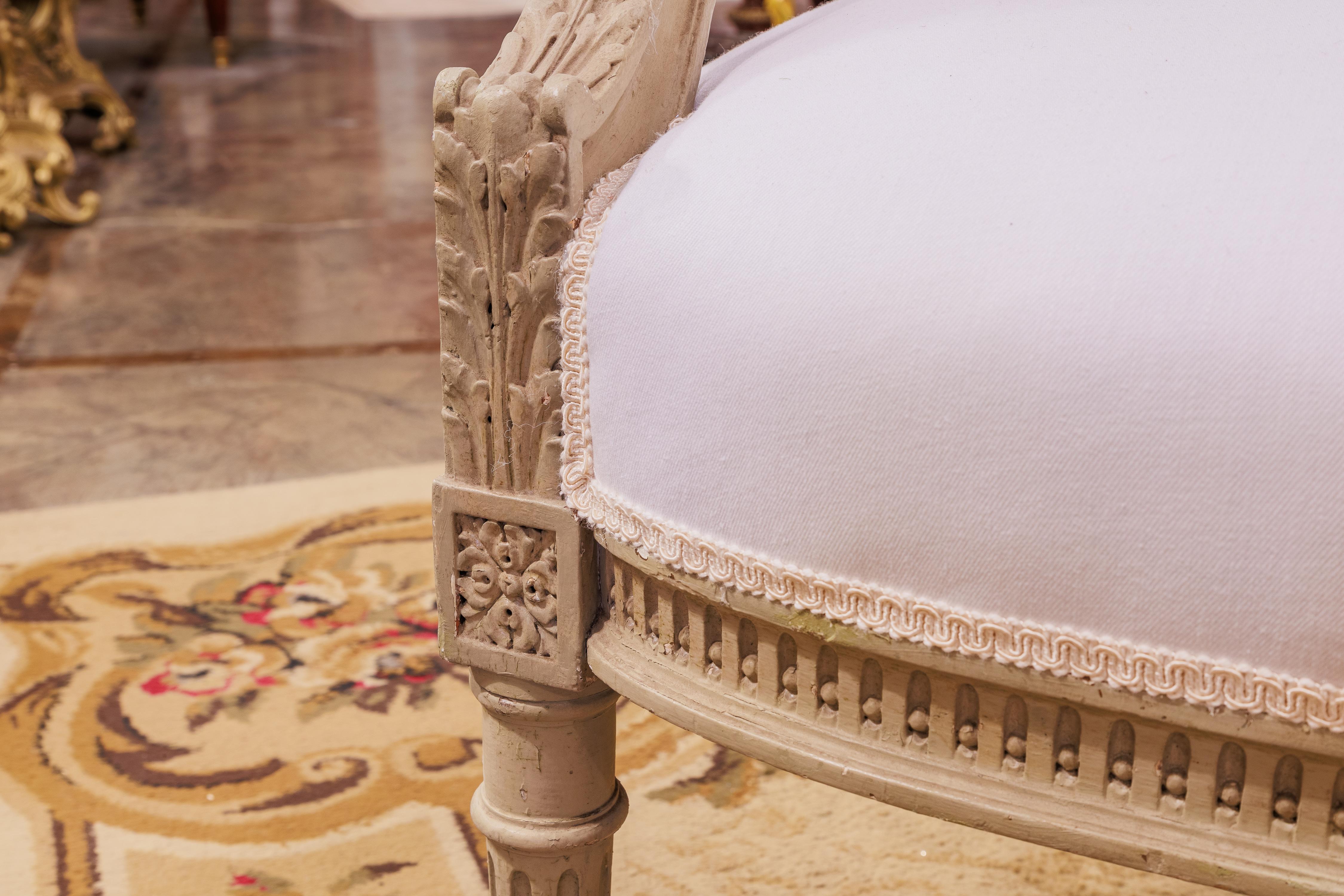 A fine pair of 19th century French Louis XVI grey painted large armchairs In Good Condition For Sale In Dallas, TX