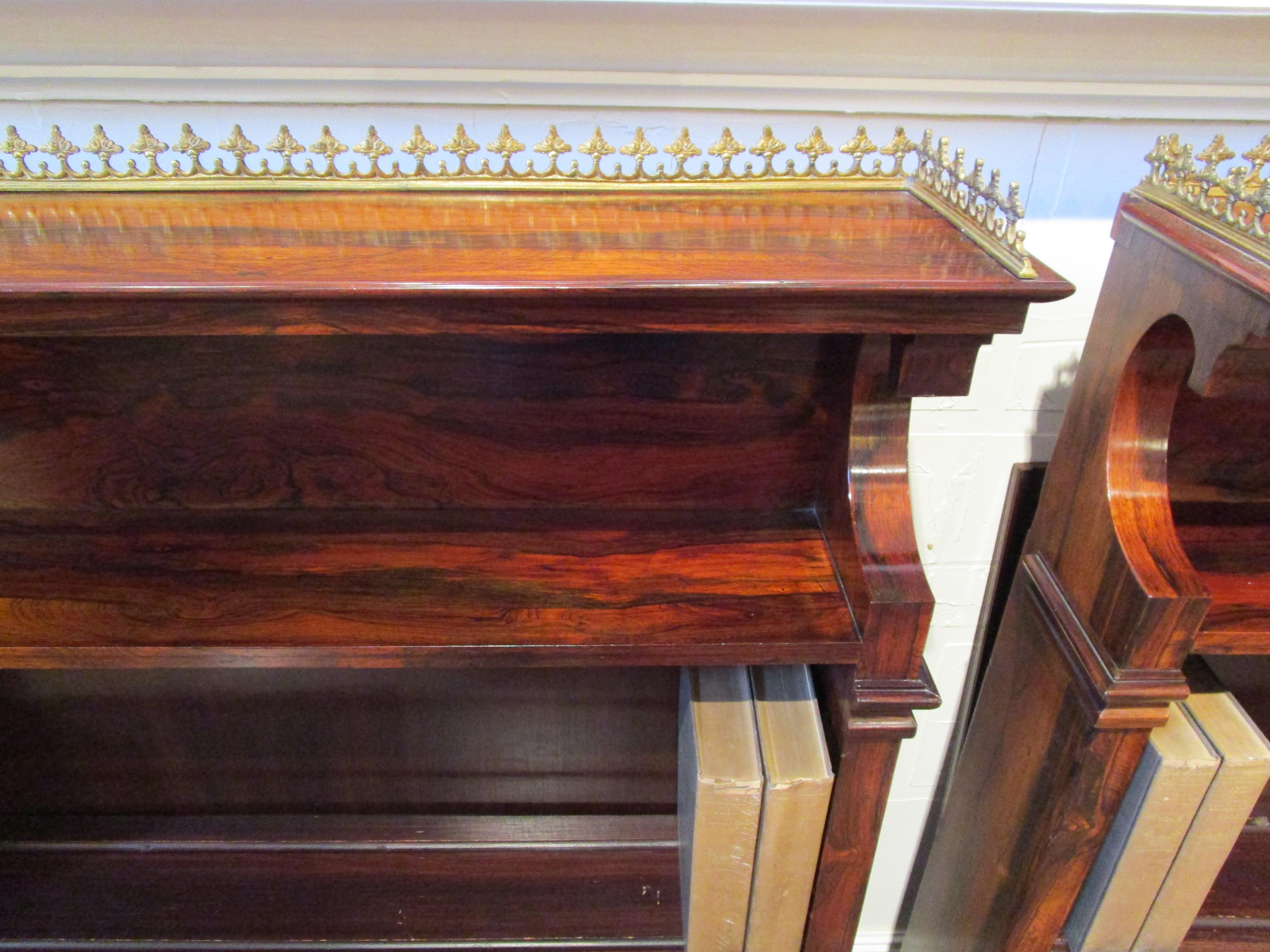 Fine Pair of 19th Century Regency Rosewood Bookcases with Gilt Brass Railings In Good Condition In Dallas, TX