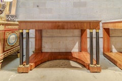 Fino par de consolas rusas del siglo XIX de abedul y ebonizadas con tapas de mármol