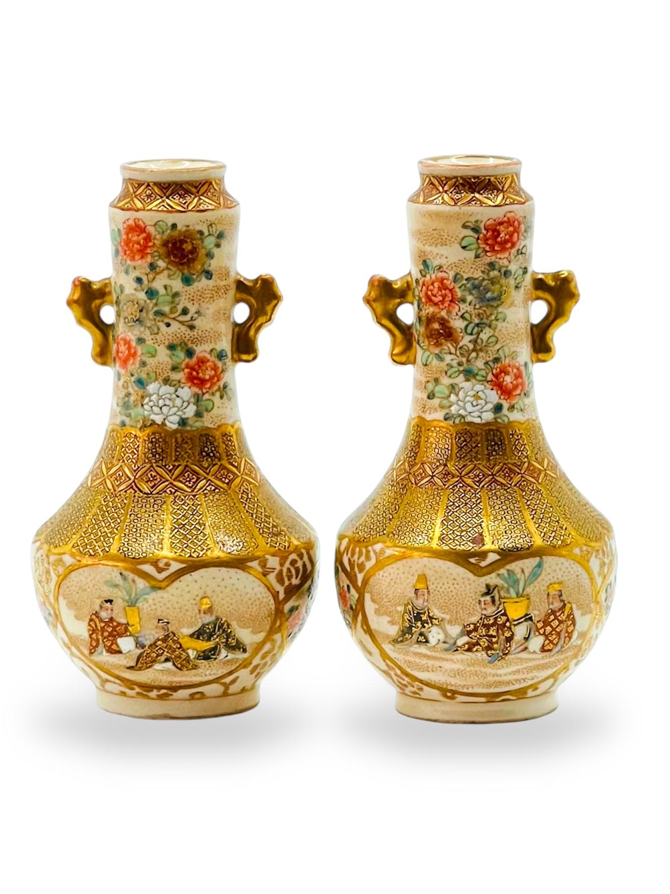 Une belle paire de vases japonais anciens Satsuma. Signé Kyuozan.Époque Meiji en vente 5