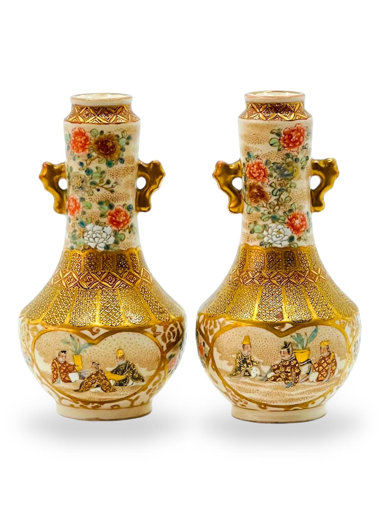 Une belle paire de vases japonais anciens Satsuma. Signé Kyuozan.Époque Meiji en vente 6