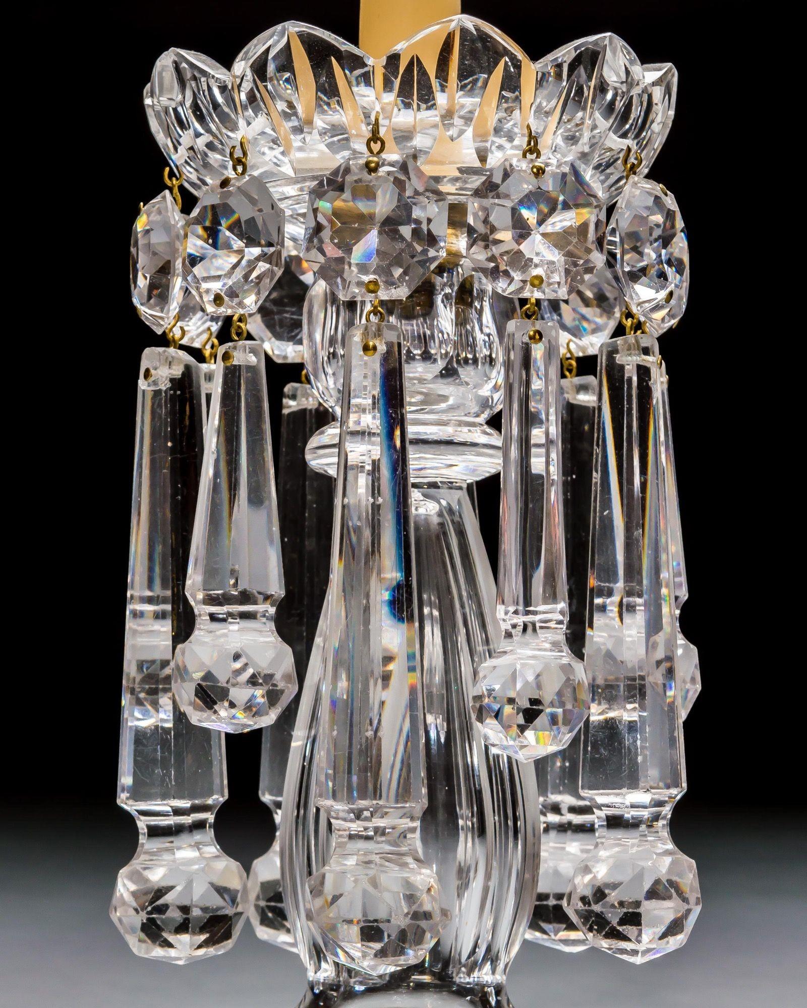 Anglais A.I.C.C., paire de chandeliers en cristal, F & C Osler en vente