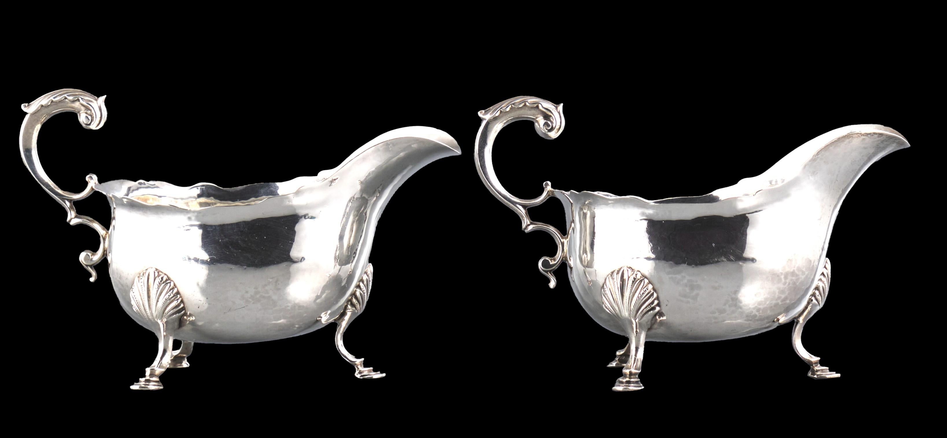 George III Fine Pair of Mid 18th Century Georgian Sterling Silver Sauce Boats, London 1762 For Sale