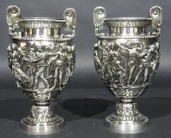 Ein schönes Paar versilberter Townley-Vasen aus dem frühen 20. Jahrhundert, CIRCA 1920