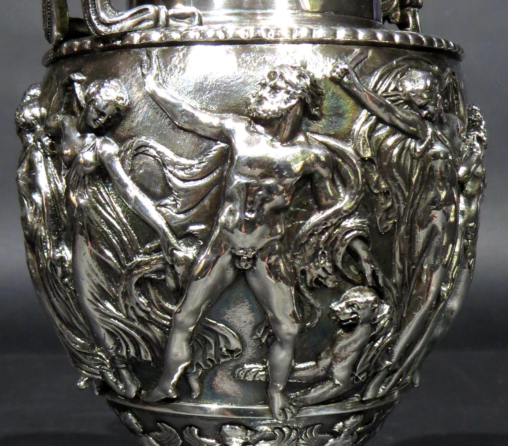 A Fine Pair of Early 20th Century Silver Plated Townley Vases, Circa 1920 In Good Condition For Sale In Ottawa, Ontario