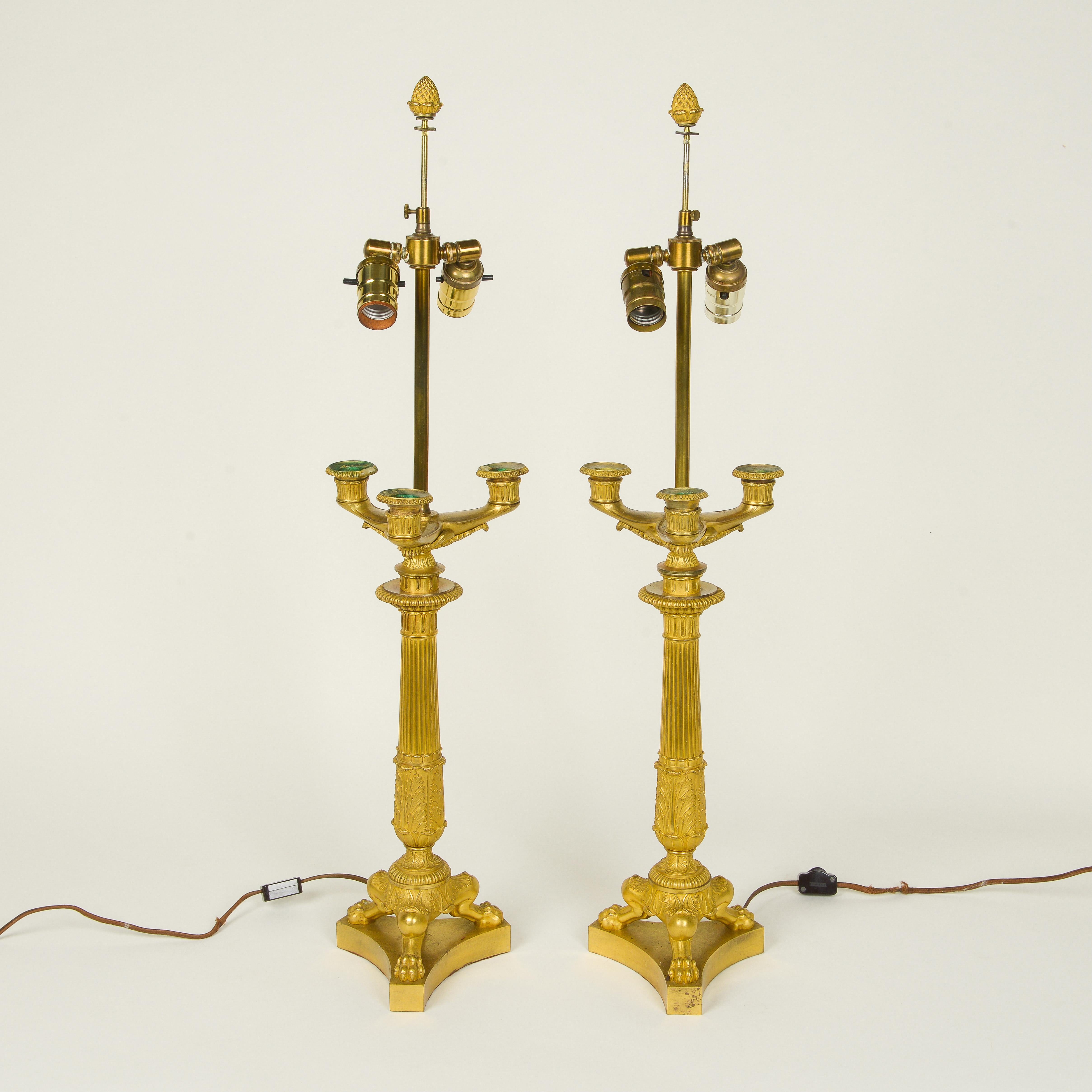 Fina Pareja de Candelabros Franceses de Bronce Dorado Charles X Montados como Lámparas Francés en venta