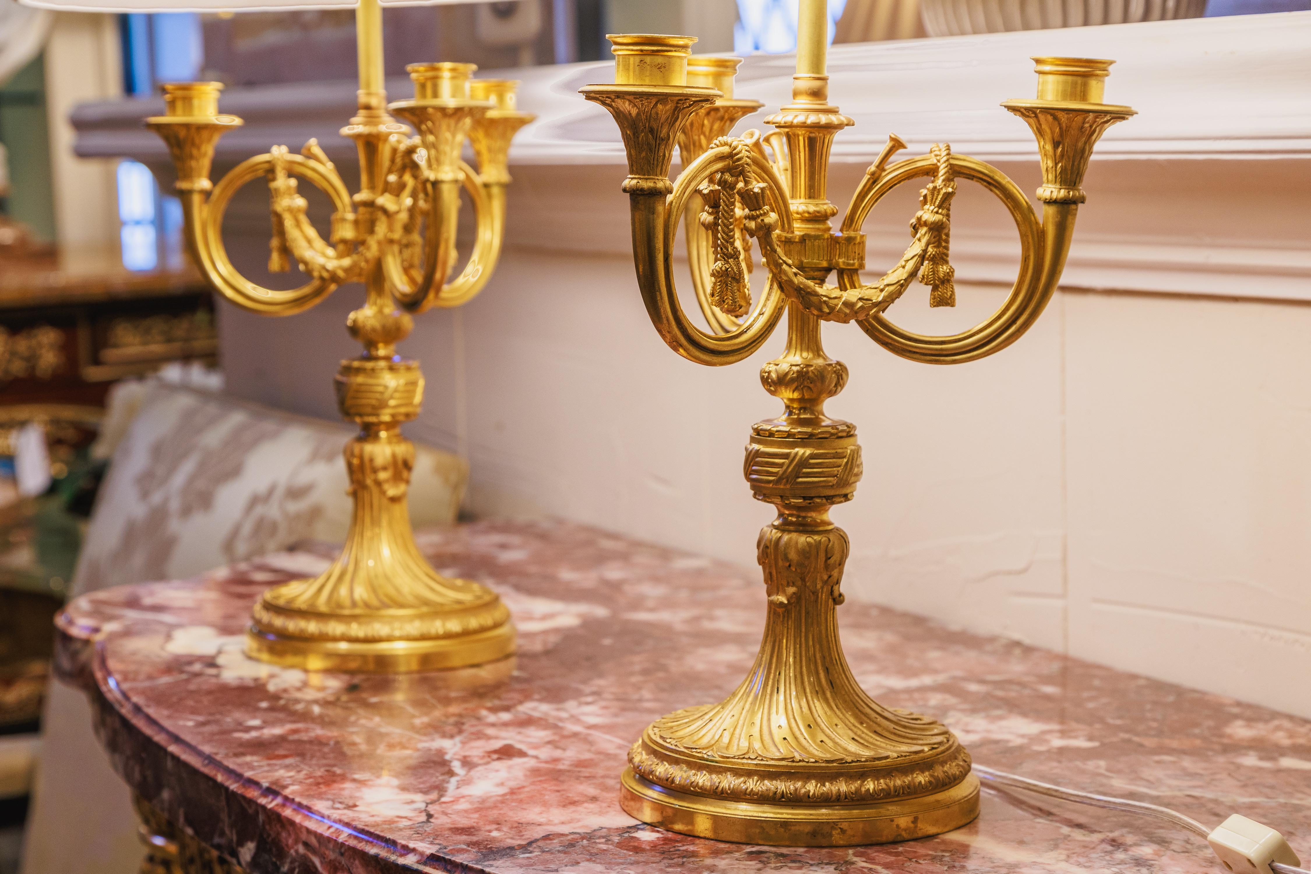 A fine pair of French gilt bronze bouillette  lamp. Fine quality casting In Good Condition For Sale In Dallas, TX