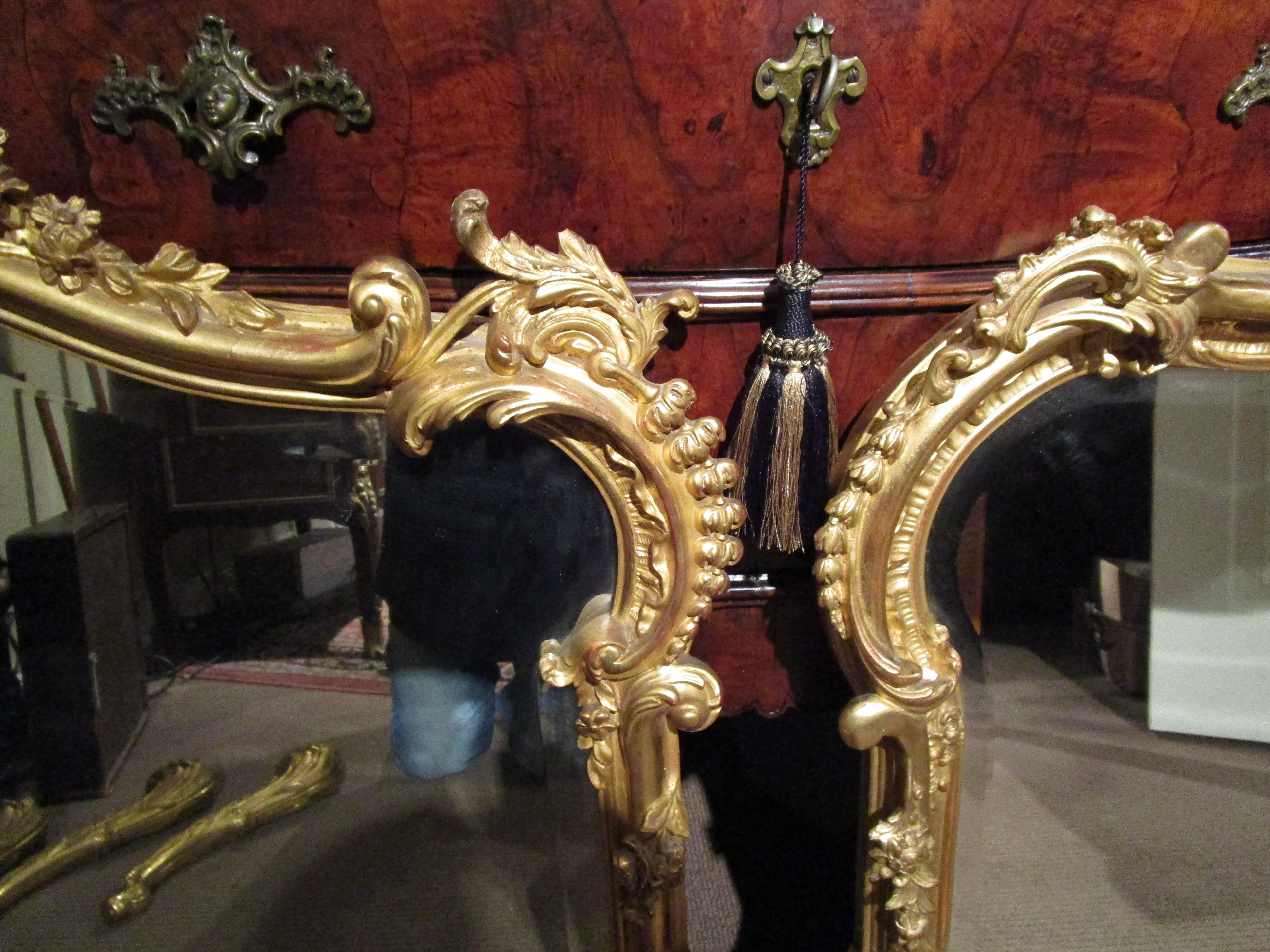 Hand-Carved Fine Pair of French Louis XV Oval Gilt Carved Mirrors For Sale