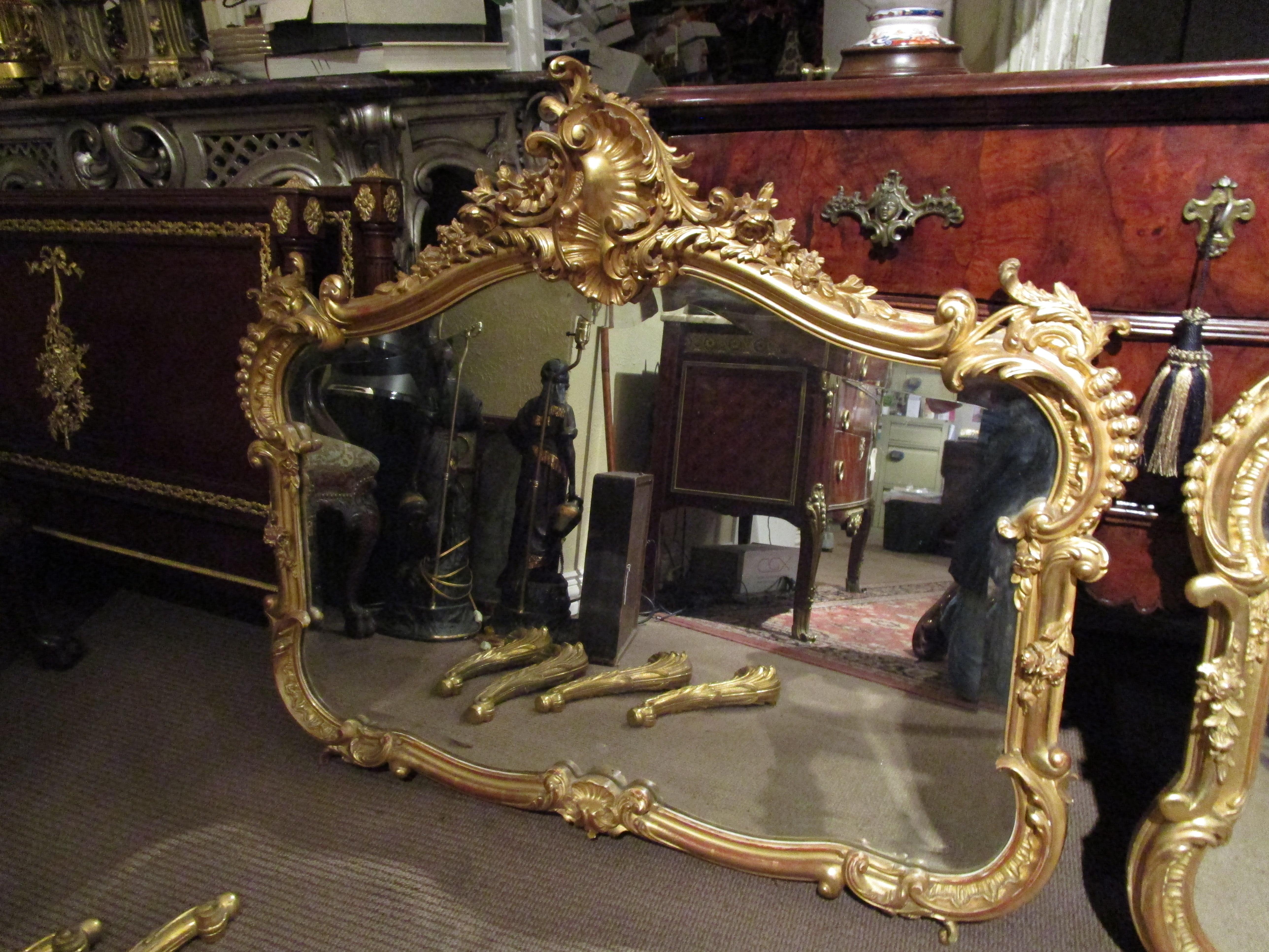 Fine Pair of French Louis XV Oval Gilt Carved Mirrors For Sale 2