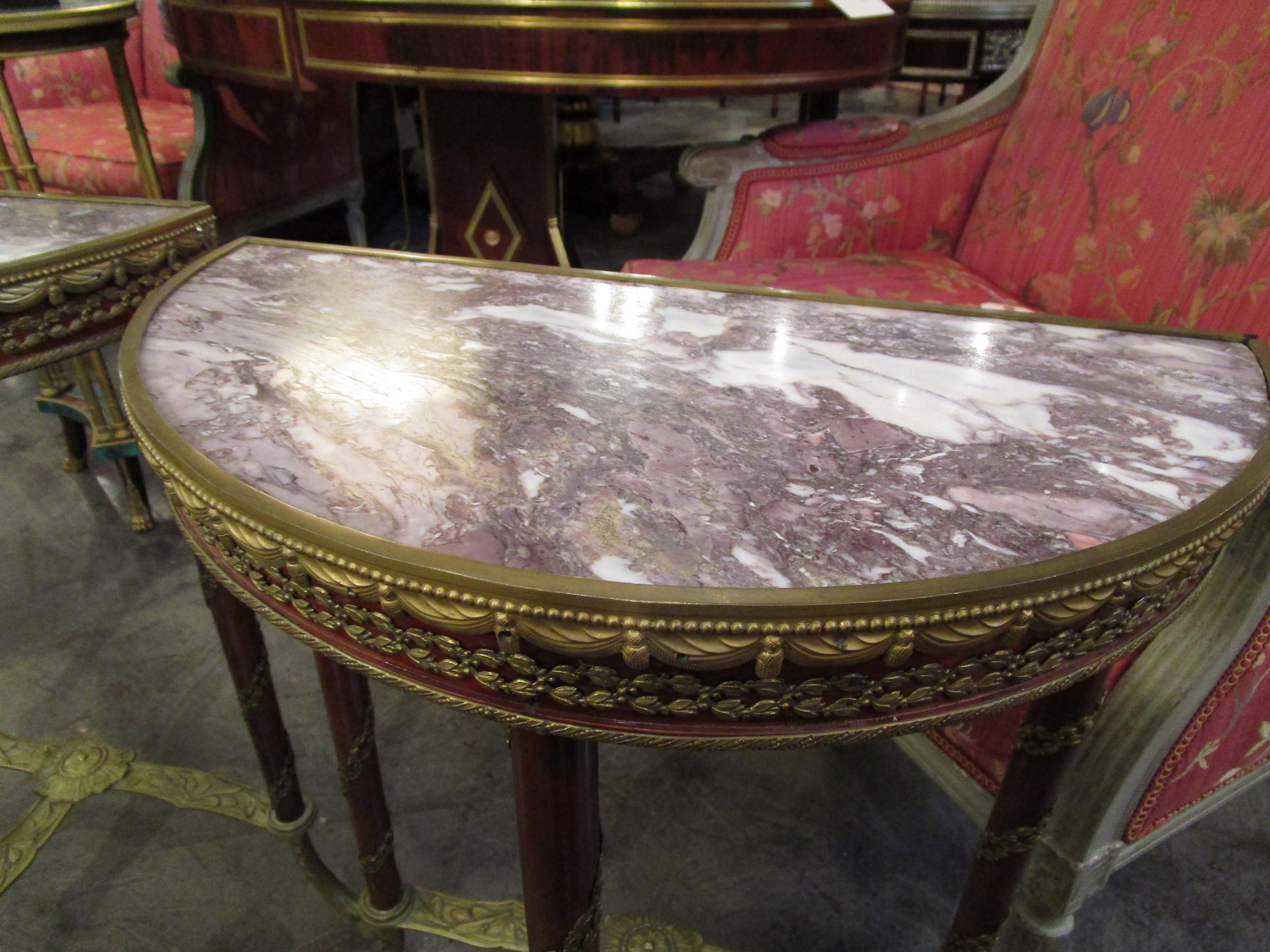 Fine Pair of French Louis XVI Mahogany and Gilt Bronze Gueridon Tables For Sale 1