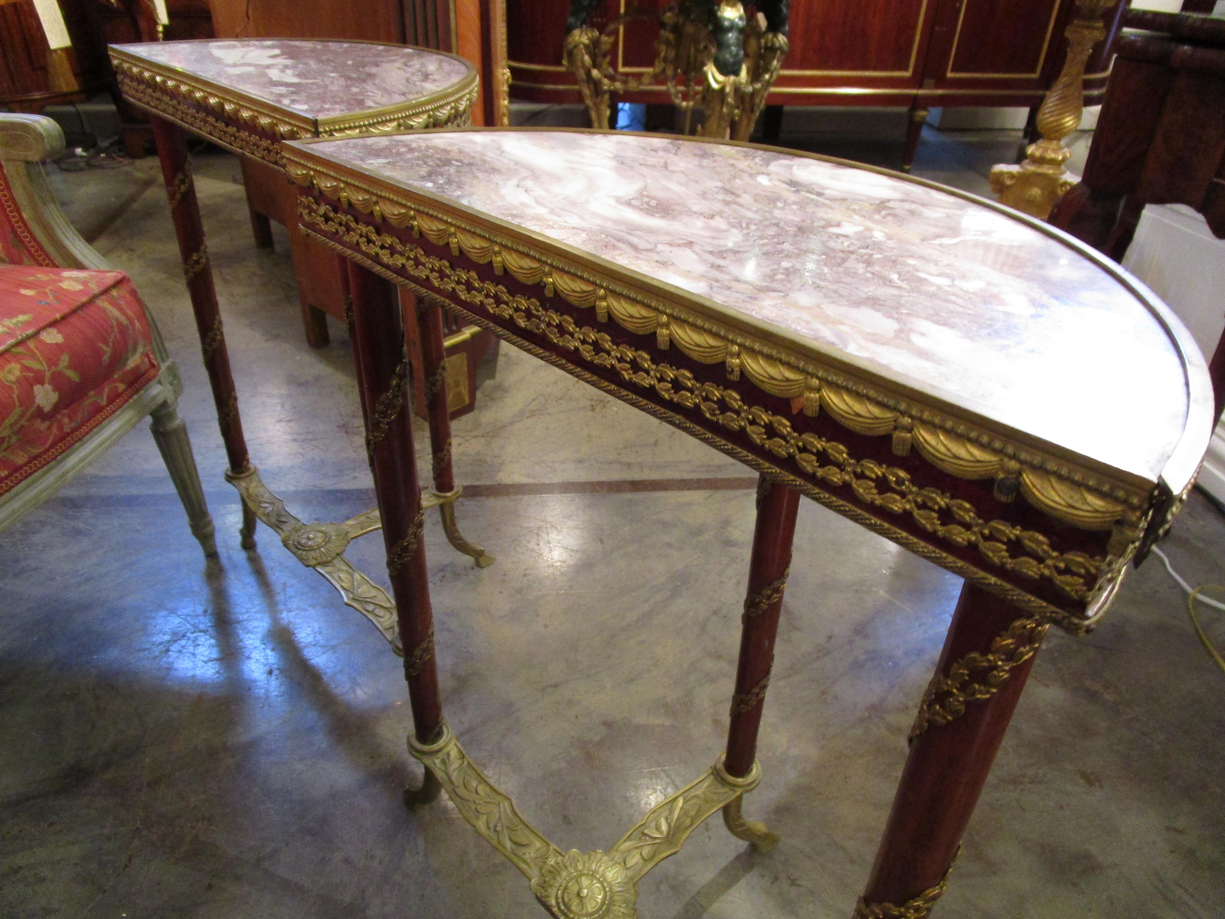 Fine Pair of French Louis XVI Mahogany and Gilt Bronze Gueridon Tables For Sale 3