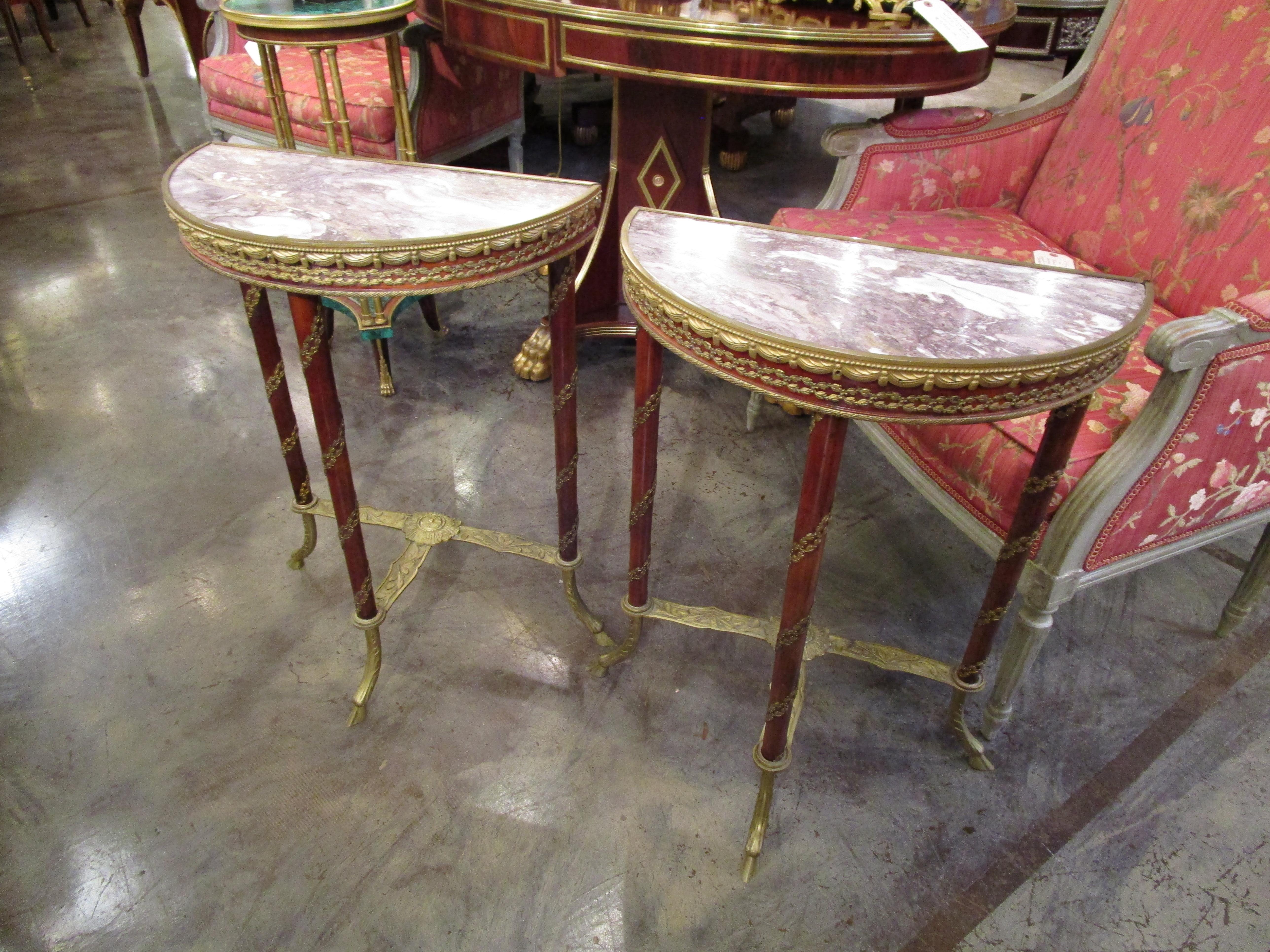 Fine Pair of French Louis XVI Mahogany and Gilt Bronze Gueridon Tables For Sale 4