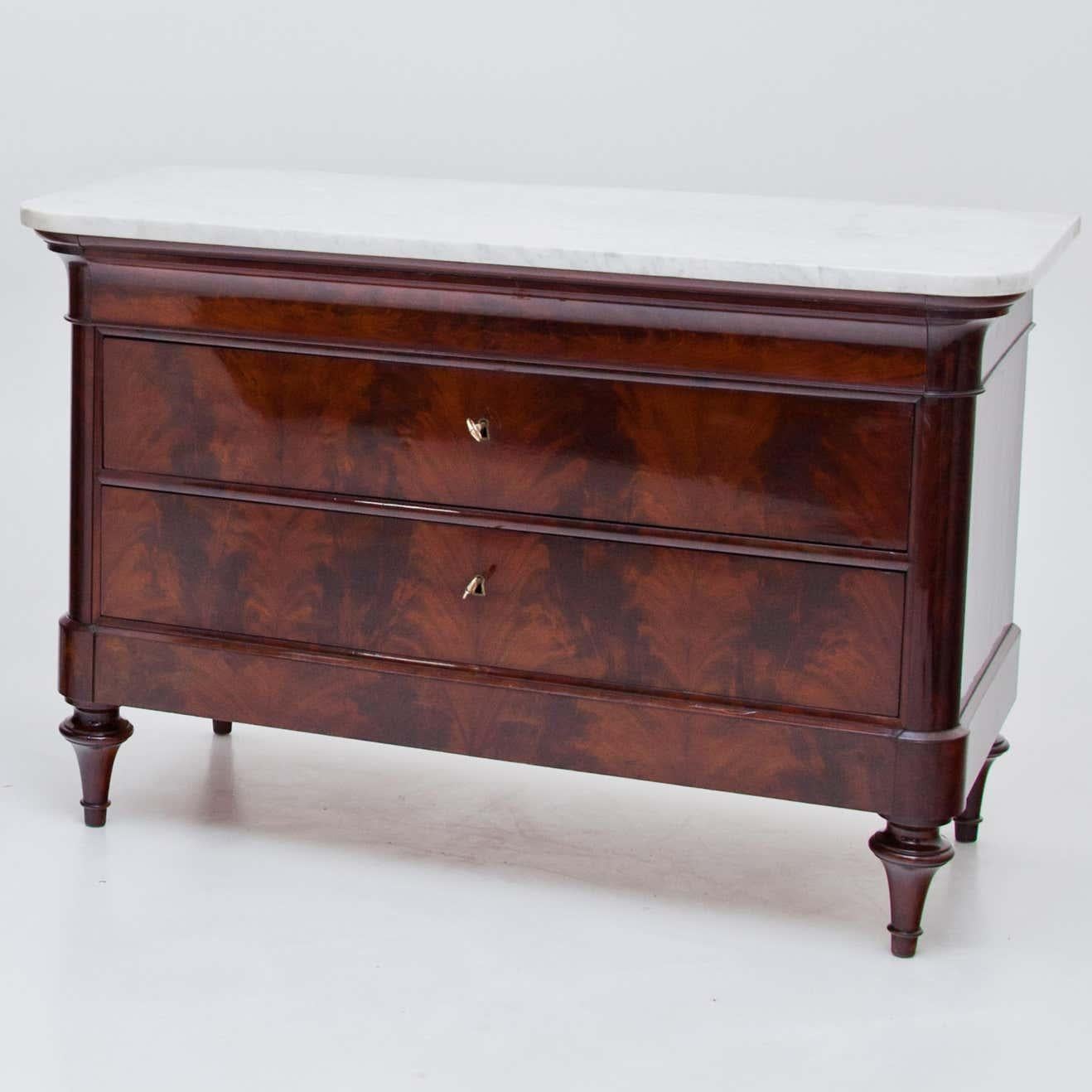 Hand-Carved Fine Pair of French Period Louis Philippe Flame Mahogany Commodes