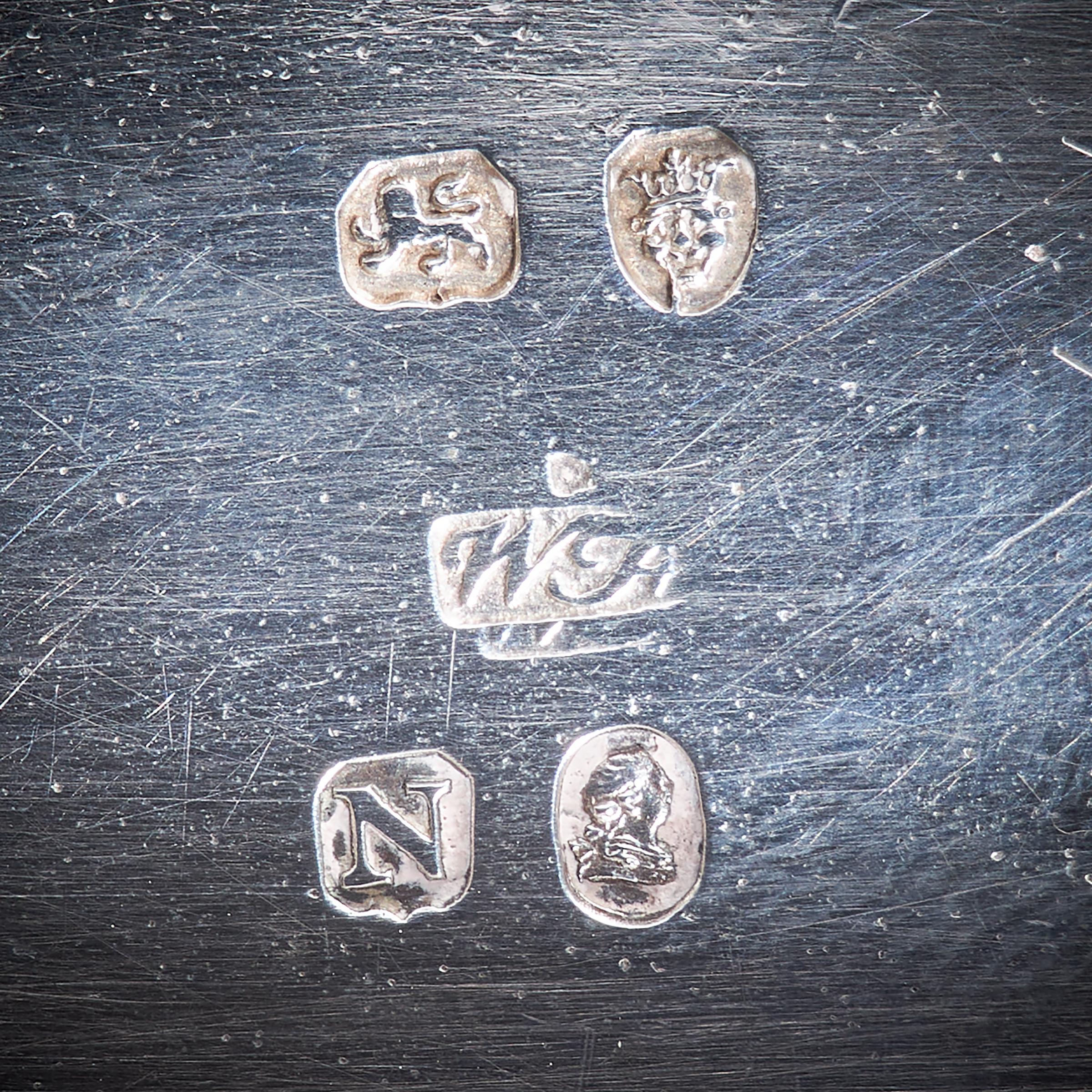 Paire de salières en argent doré d'influence du Grand Tour de George III par William en vente 9