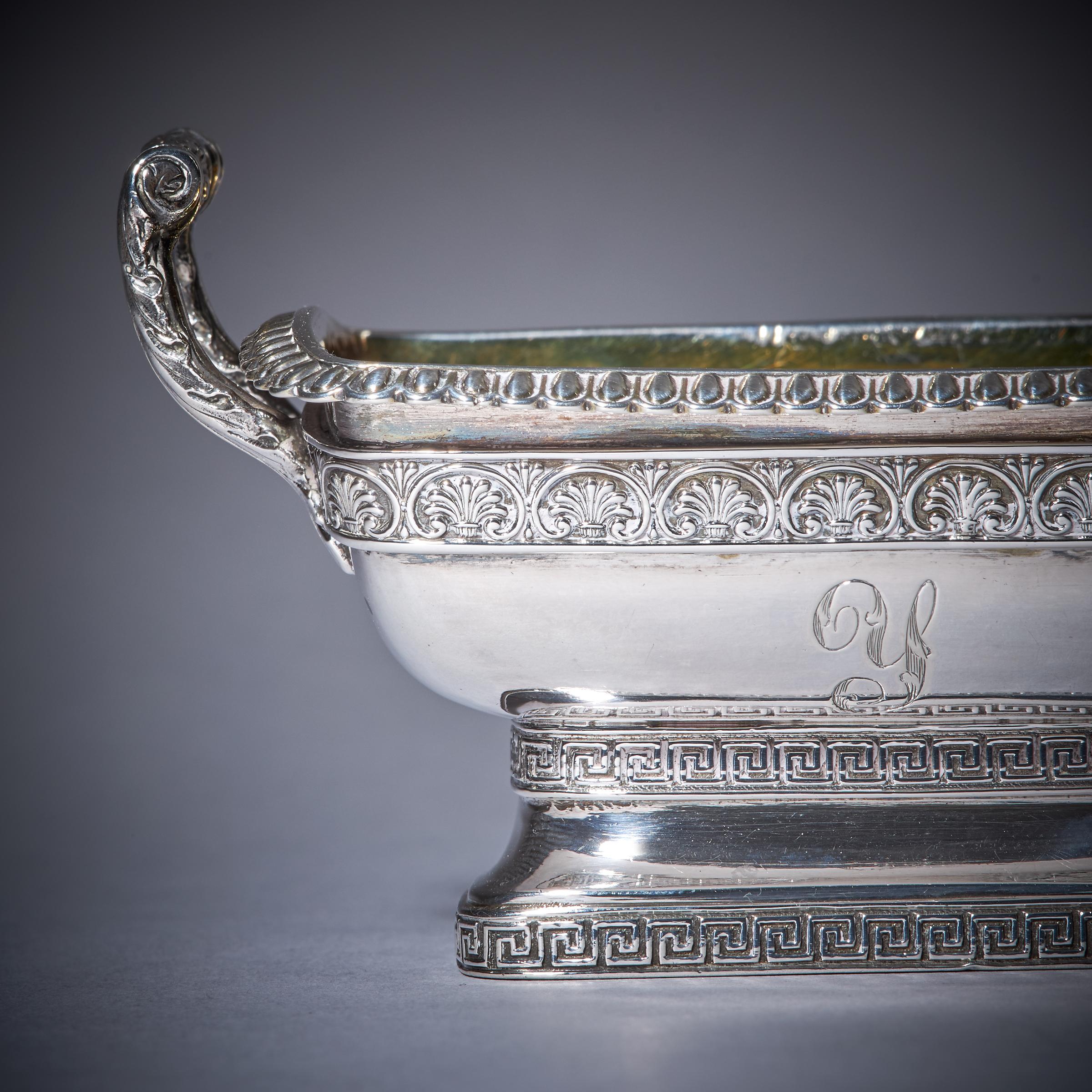 Paire de salières en argent doré d'influence du Grand Tour de George III par William en vente 2