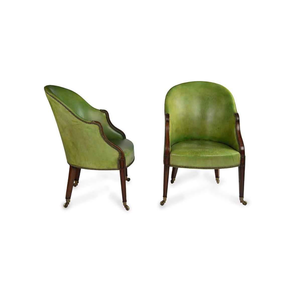 Ein feines Paar Mahagoni-Thermstühle aus der George-III-Periode von Hepplewhite-Periode (George III.) im Angebot