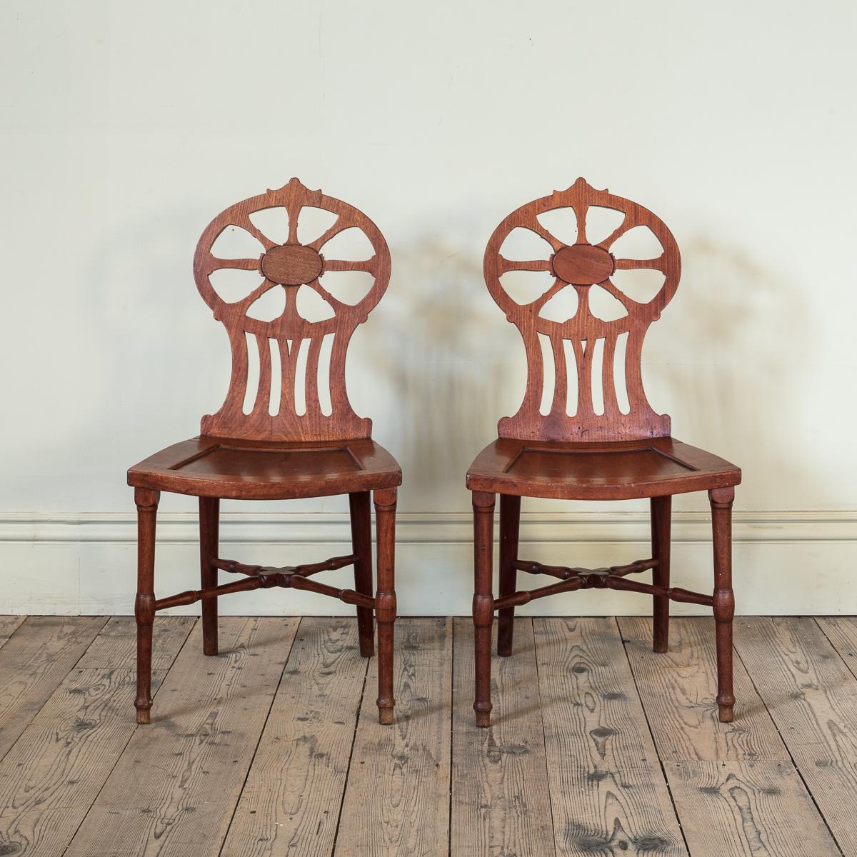 Paire de chaises de salle en acajou George III par Gillows, Lancaster Bon état - En vente à London, GB