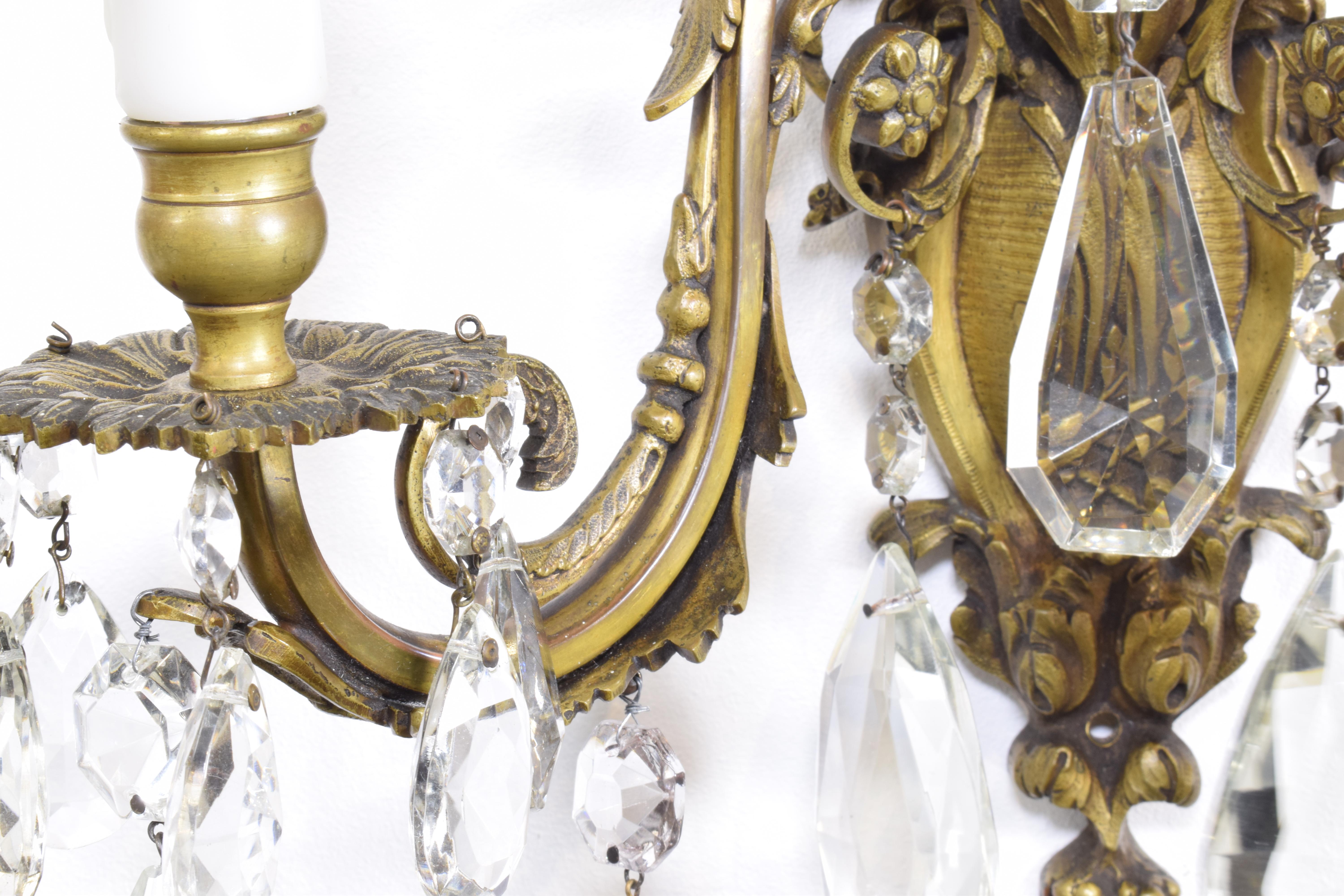 A Fine Pair Of Gilt Bronze & Crystal Wall Sconces For Sale 1