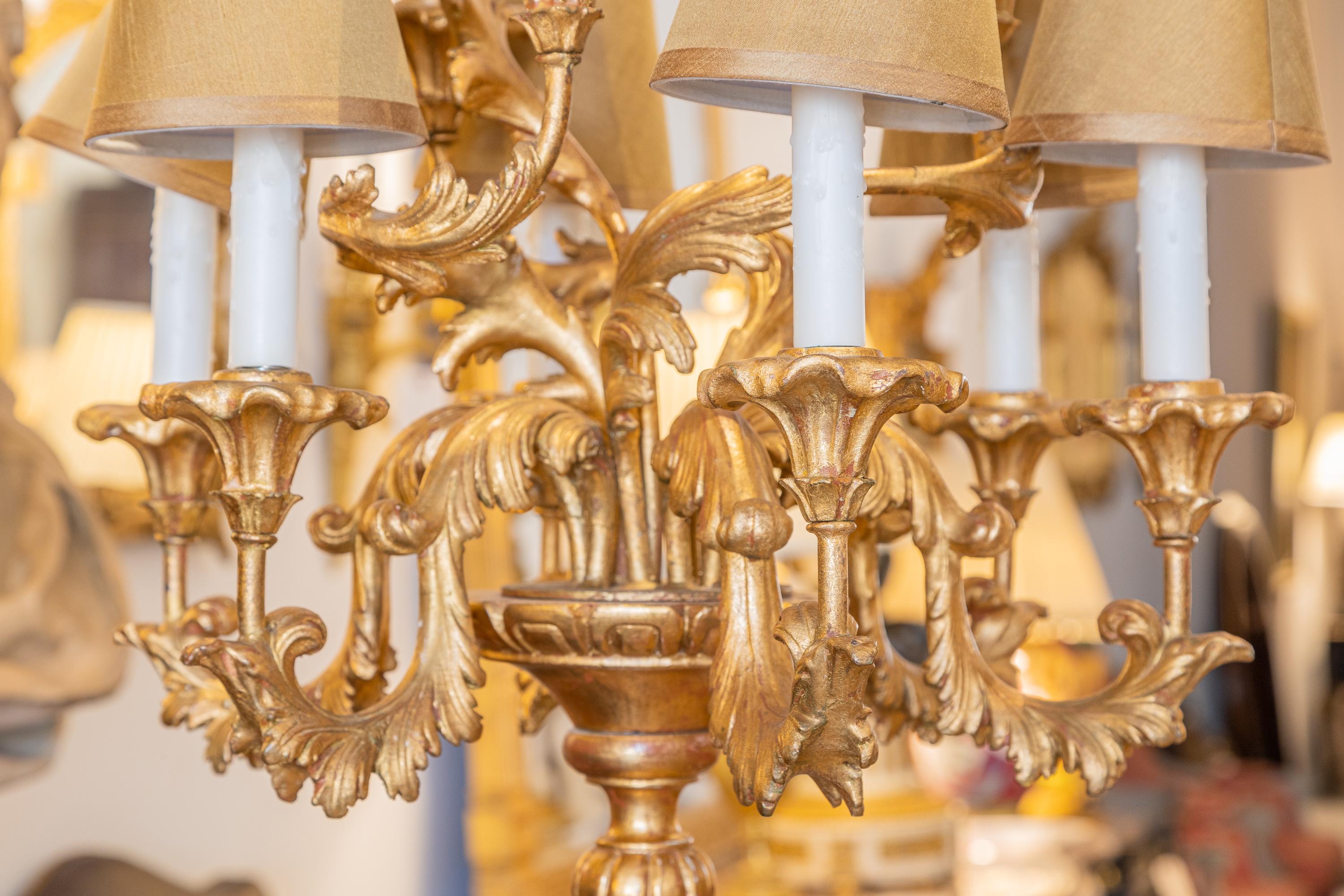 XIXe siècle Paire de candélabres français sculptés et dorés du début du 20e siècle, 10 lampes en vente