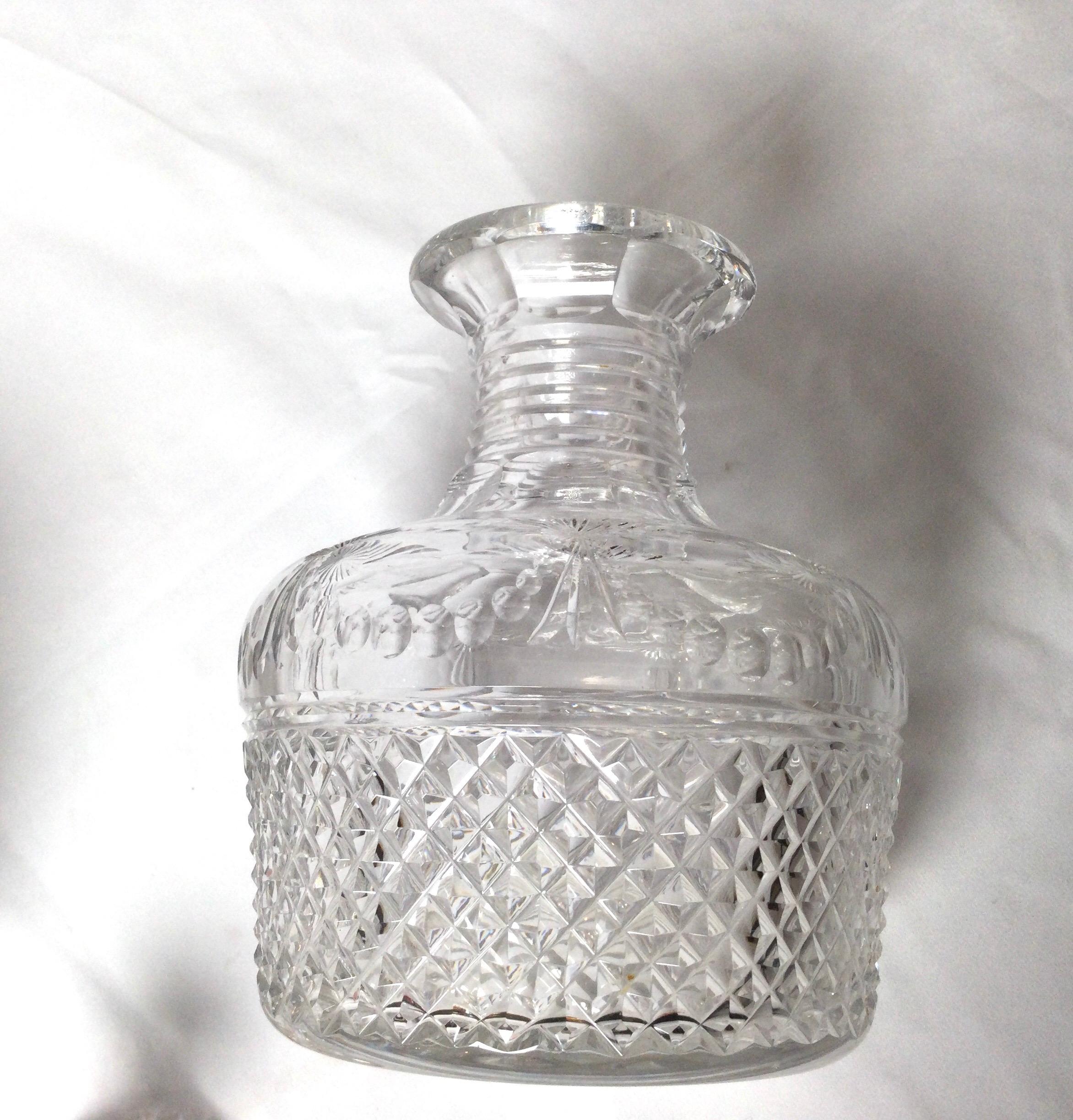 Raffinata coppia di decanter inglesi tagliati a mano, XIX secolo 1