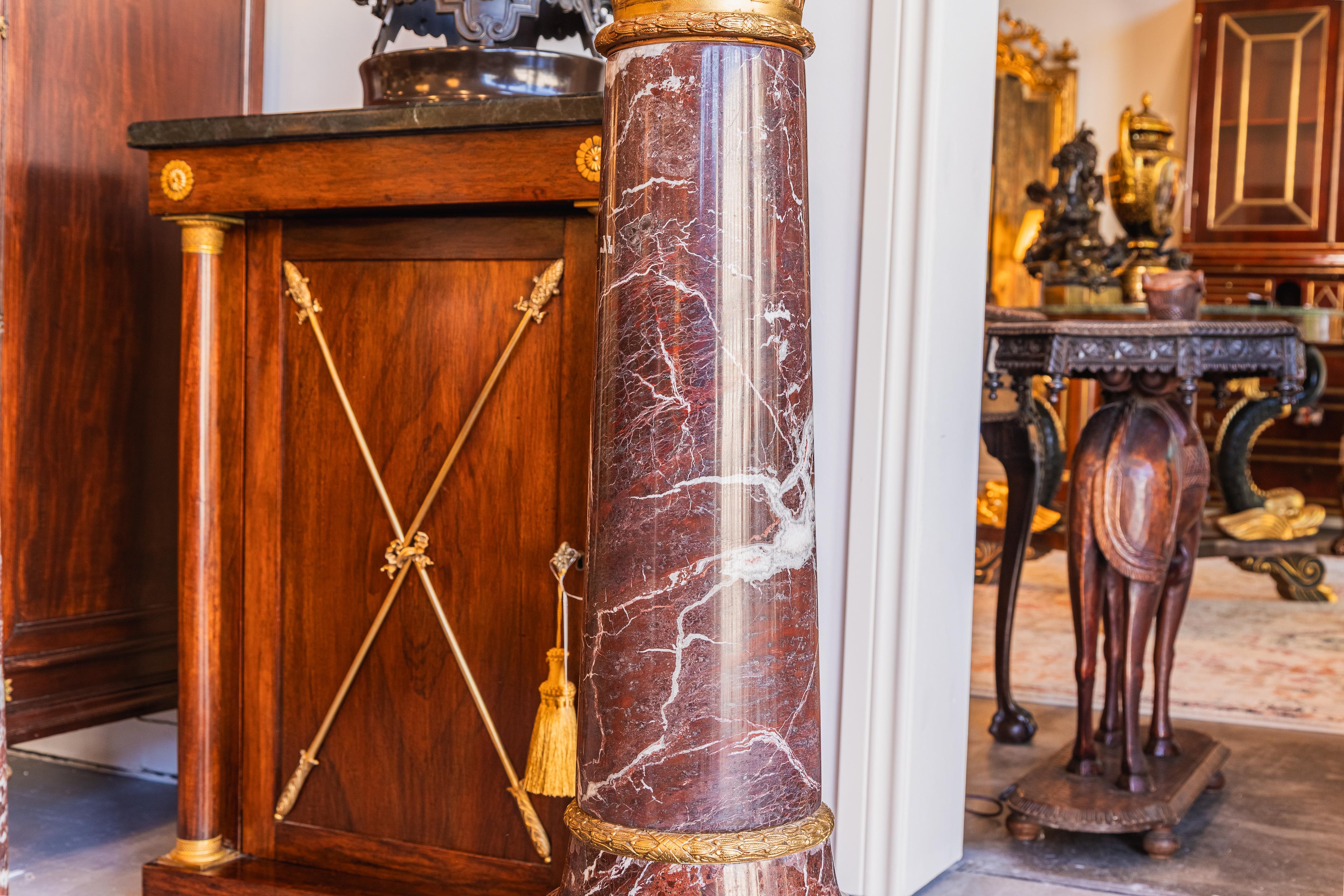 A fine pair of Italian marble and gilt bronze mounted pedestals In Good Condition For Sale In Dallas, TX
