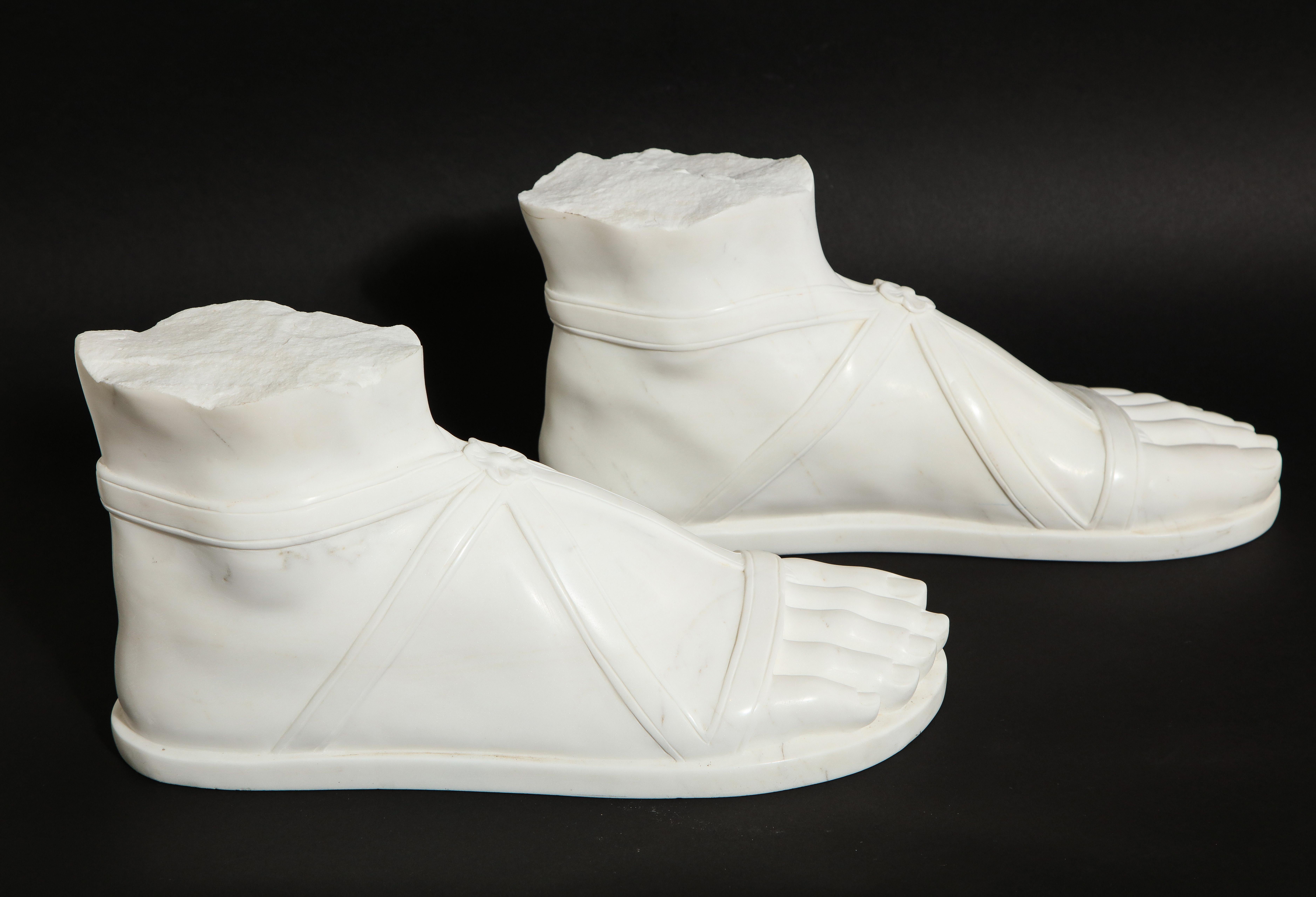 Fine Pair of Italian Roman Grand Tour Carrara Marble Feet In Good Condition In New York, NY