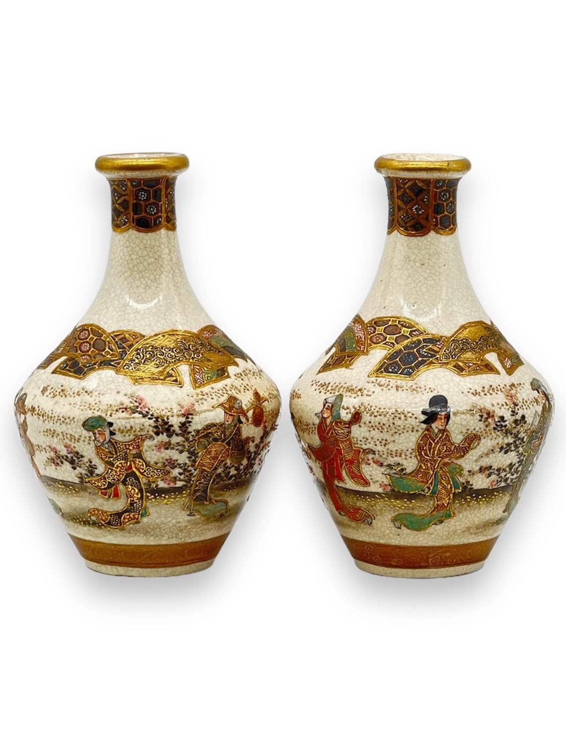 A Fine pair of Japanese Satsuma Vases. Signed Yozan .Meiji Period For Sale 5