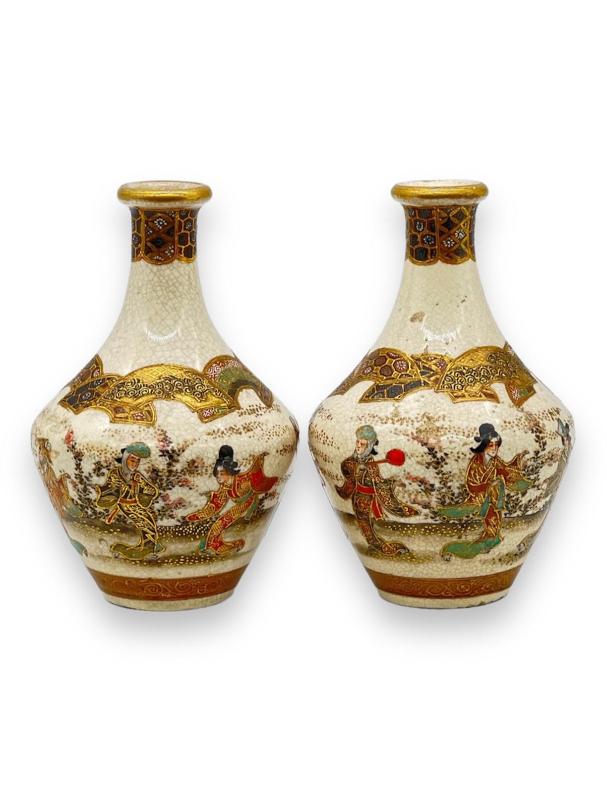 A Fine pair of Japanese Satsuma Vases. Signed Yozan .Meiji Period In Good Condition For Sale In London, GB