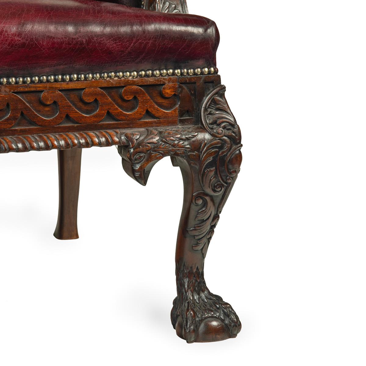 Early 20th Century A fine pair of large late Victorian mahogany eagle sofas For Sale