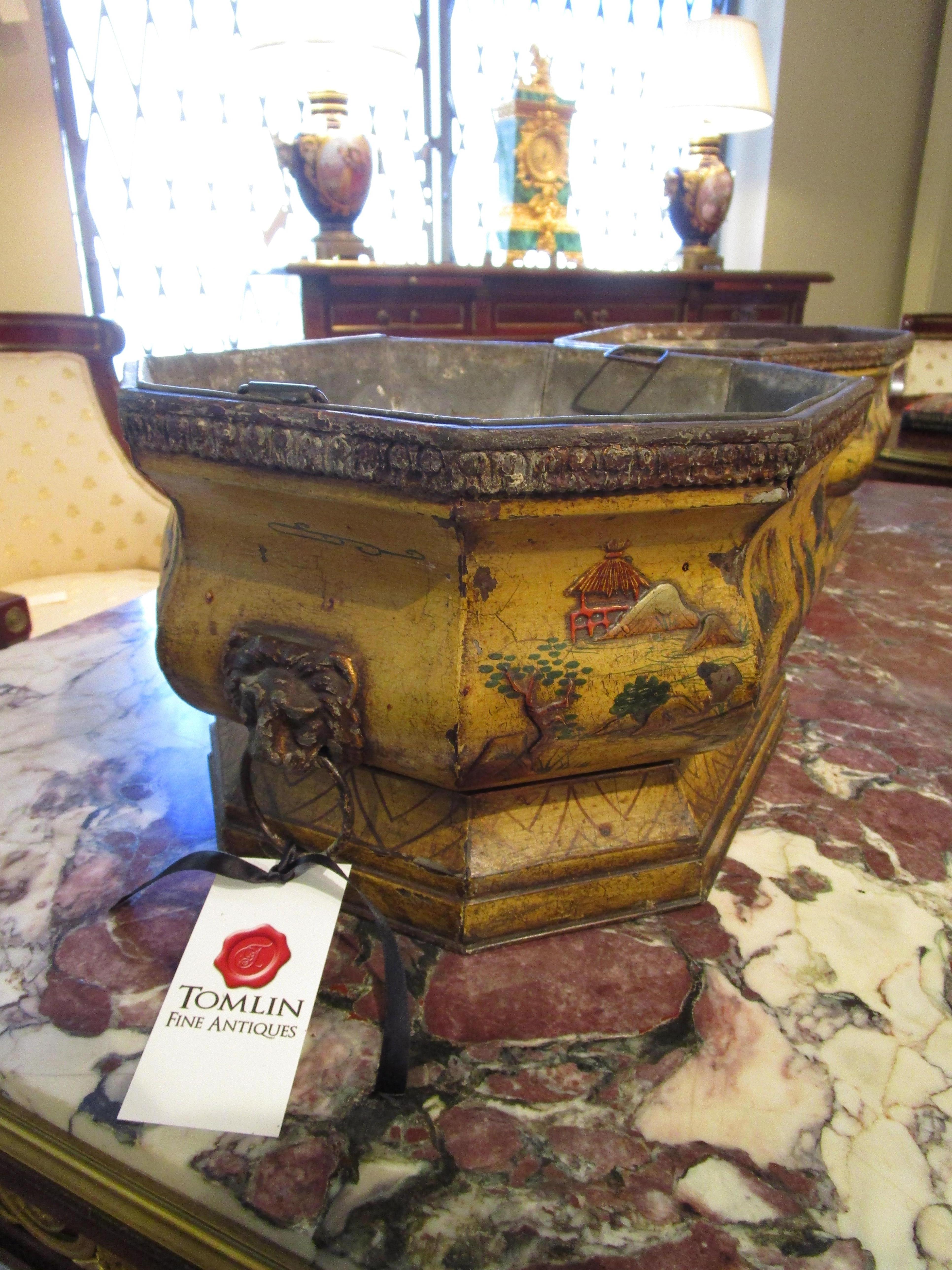 Fine Pair of Late 18th Century French Hand Painted Chinoiserie Cachepots In Good Condition For Sale In Dallas, TX
