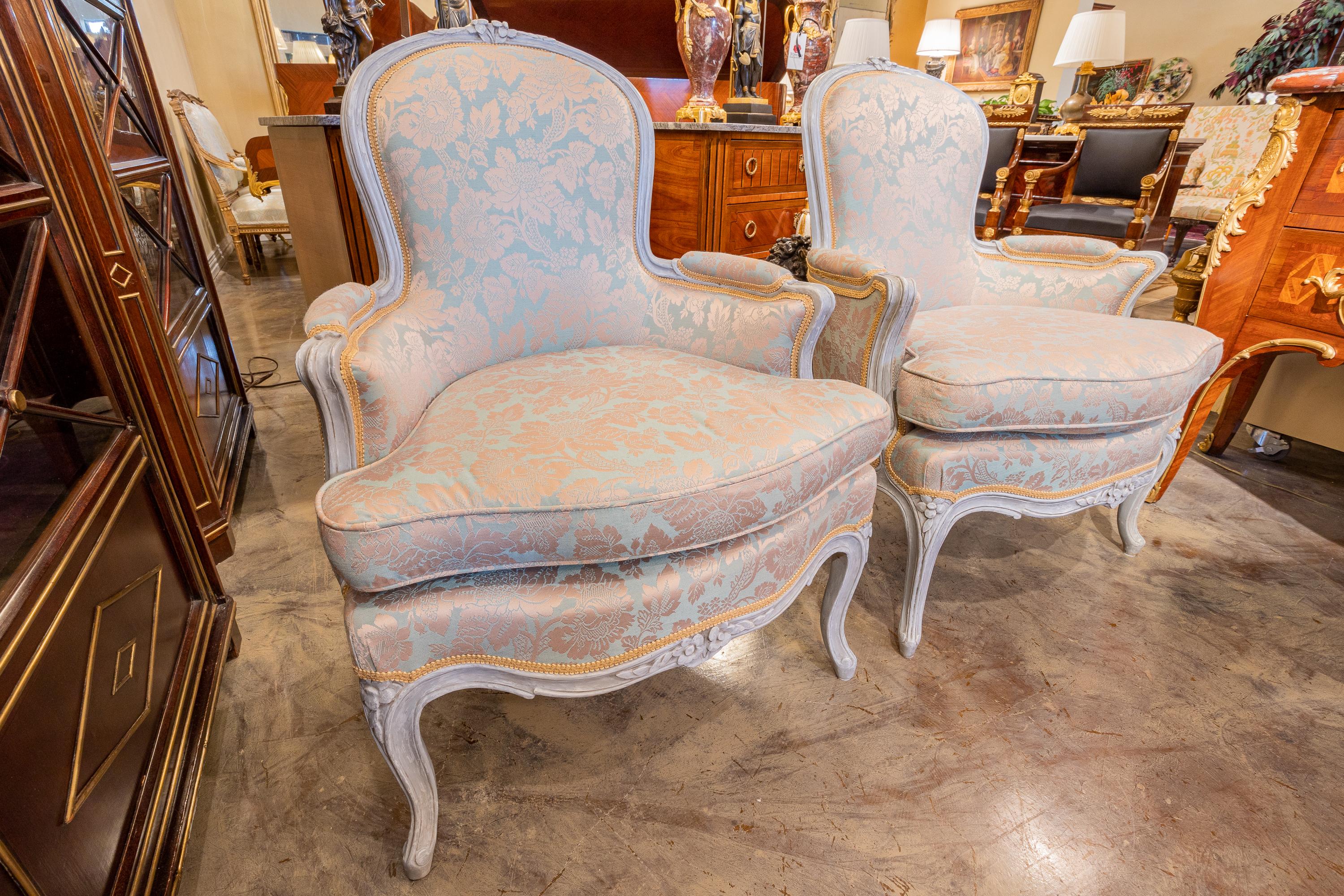 French Fine Pair of Late 18th C Beautiful Painted Greyish Blue Louis XV Bergeres For Sale
