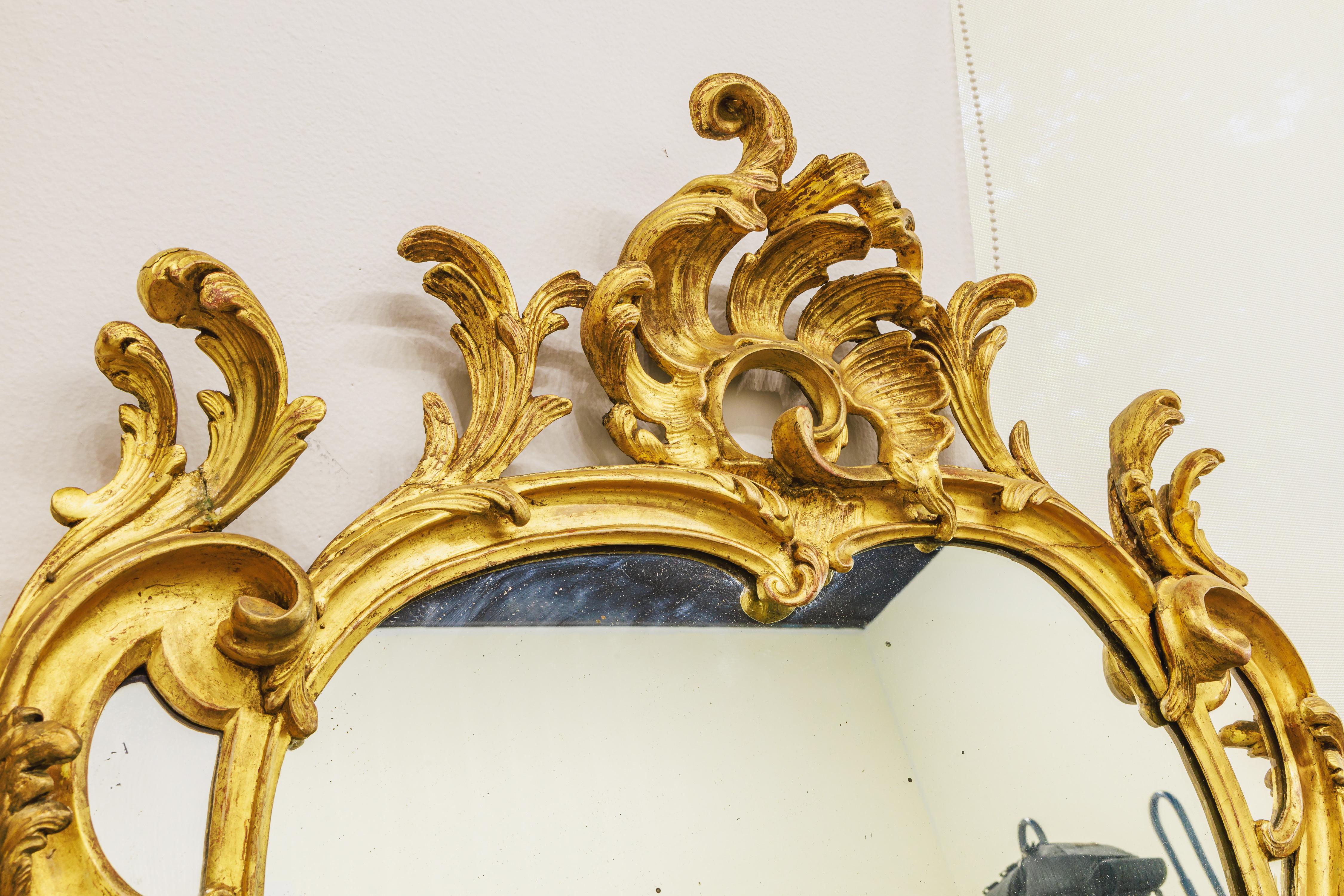 Ein schönes Paar französischer vergoldeter Louis-XV-Spiegel aus dem späten 18. (Französisch) im Angebot