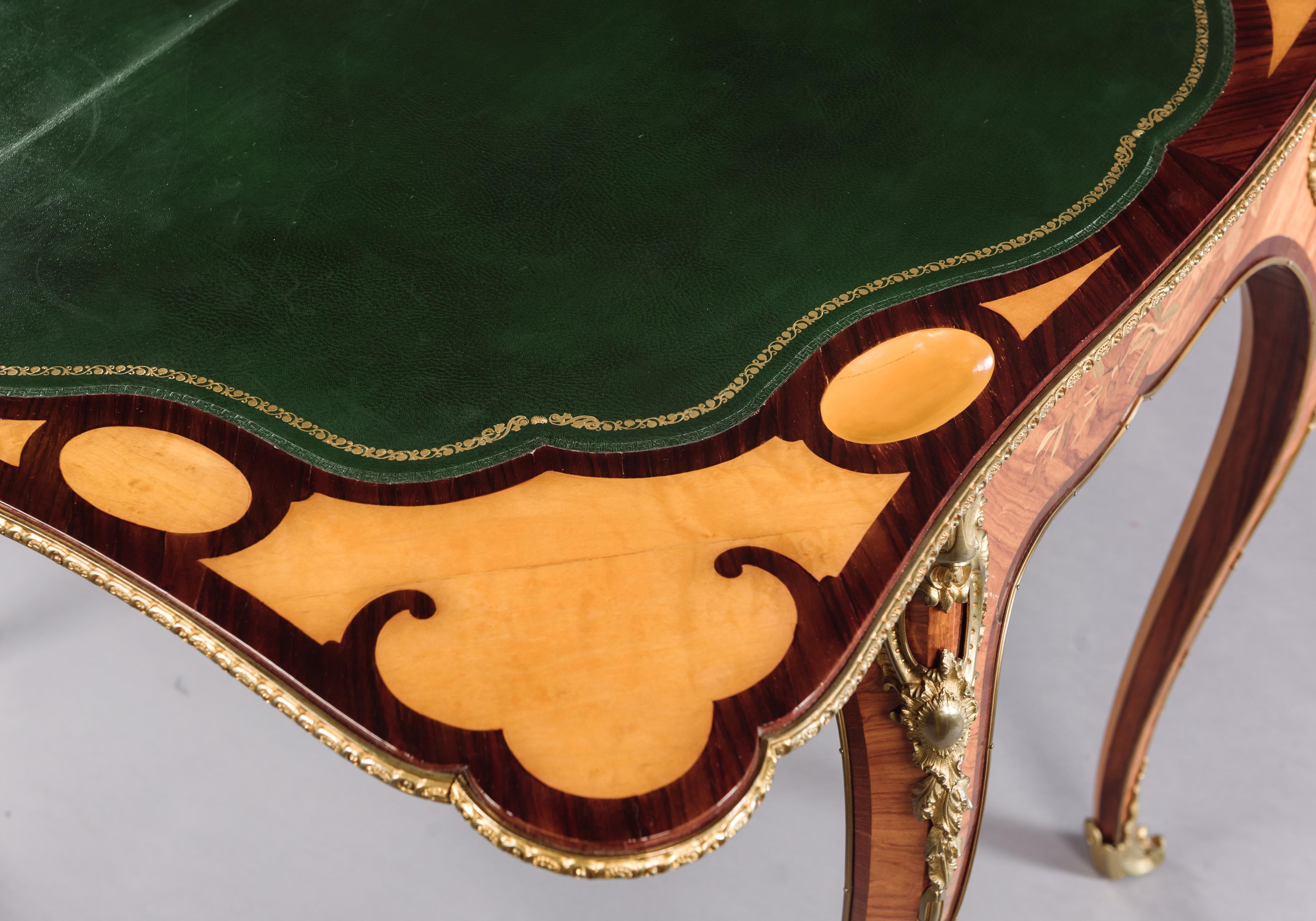 Paire de tables à cartes en marqueterie de style Louis XV du 19ème siècle en vente 3