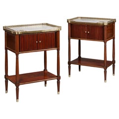 Paire de tables de chevet Louis XVI à façade tambour