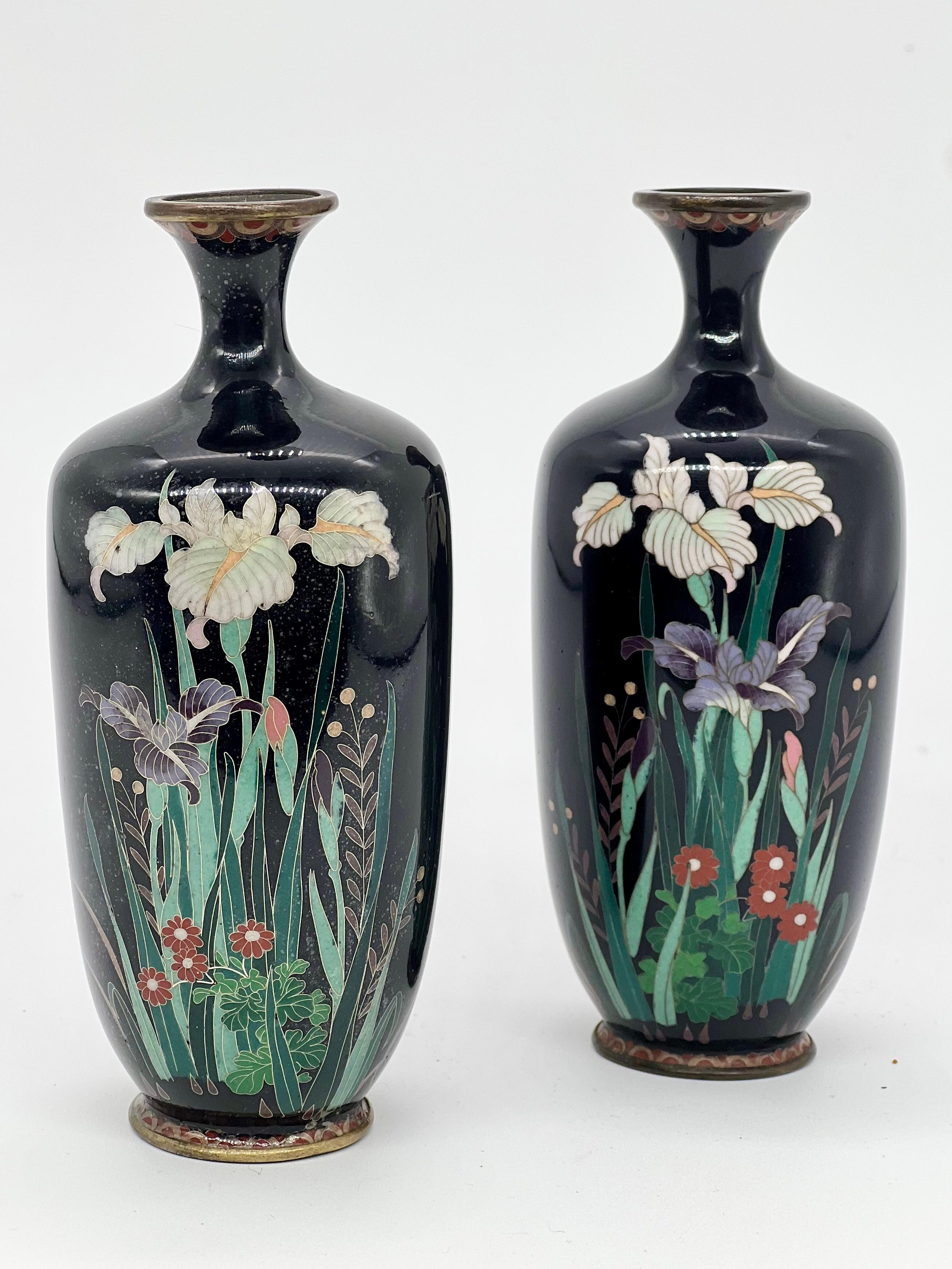 Fine Pair of Meiji Period Japanese Cloisonne Enamel Vases by Hayashi Chuzo In Good Condition In London, GB