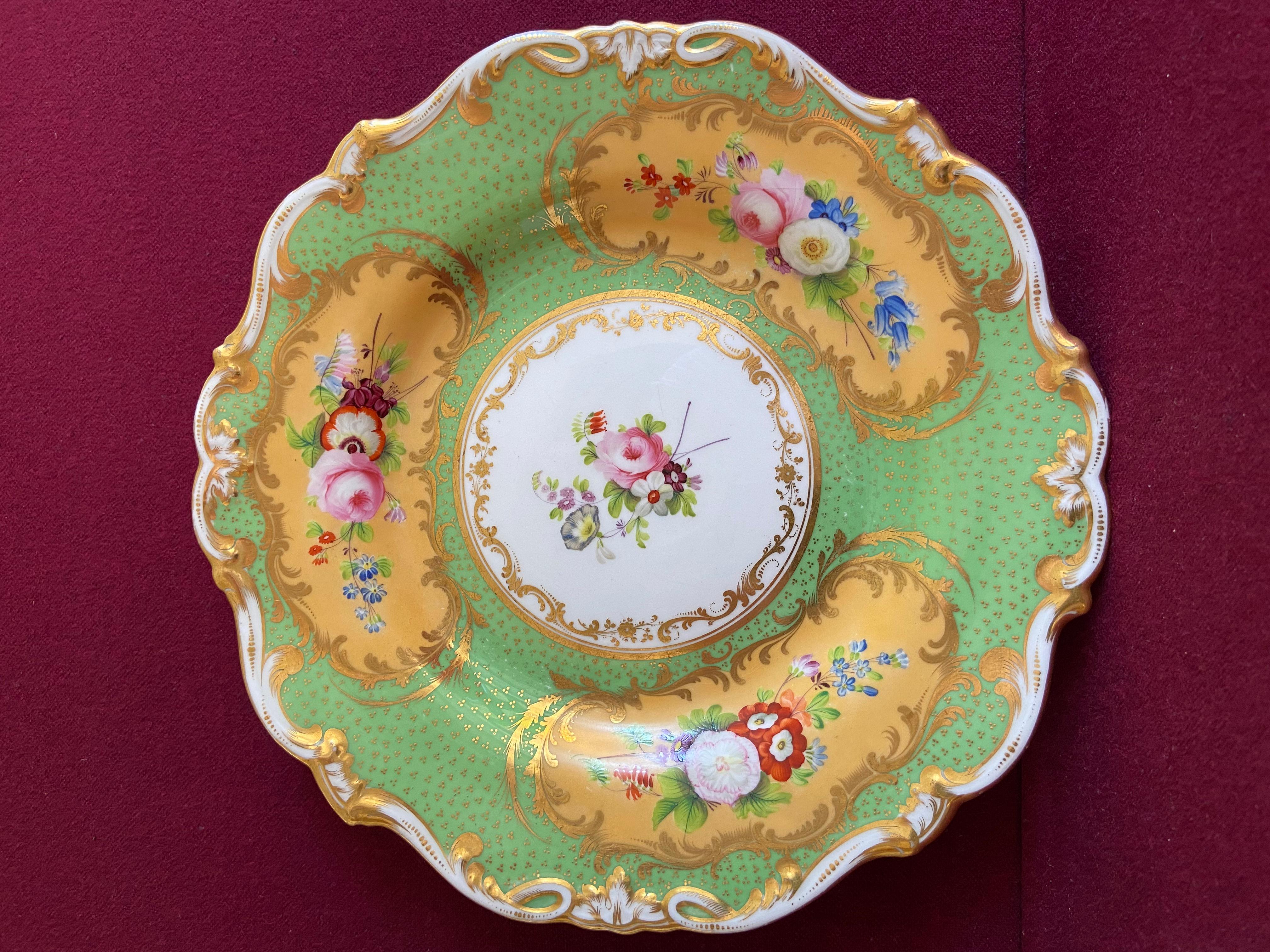 British Fine Pair of Minton Porcelain Dessert Plates C.1835 For Sale