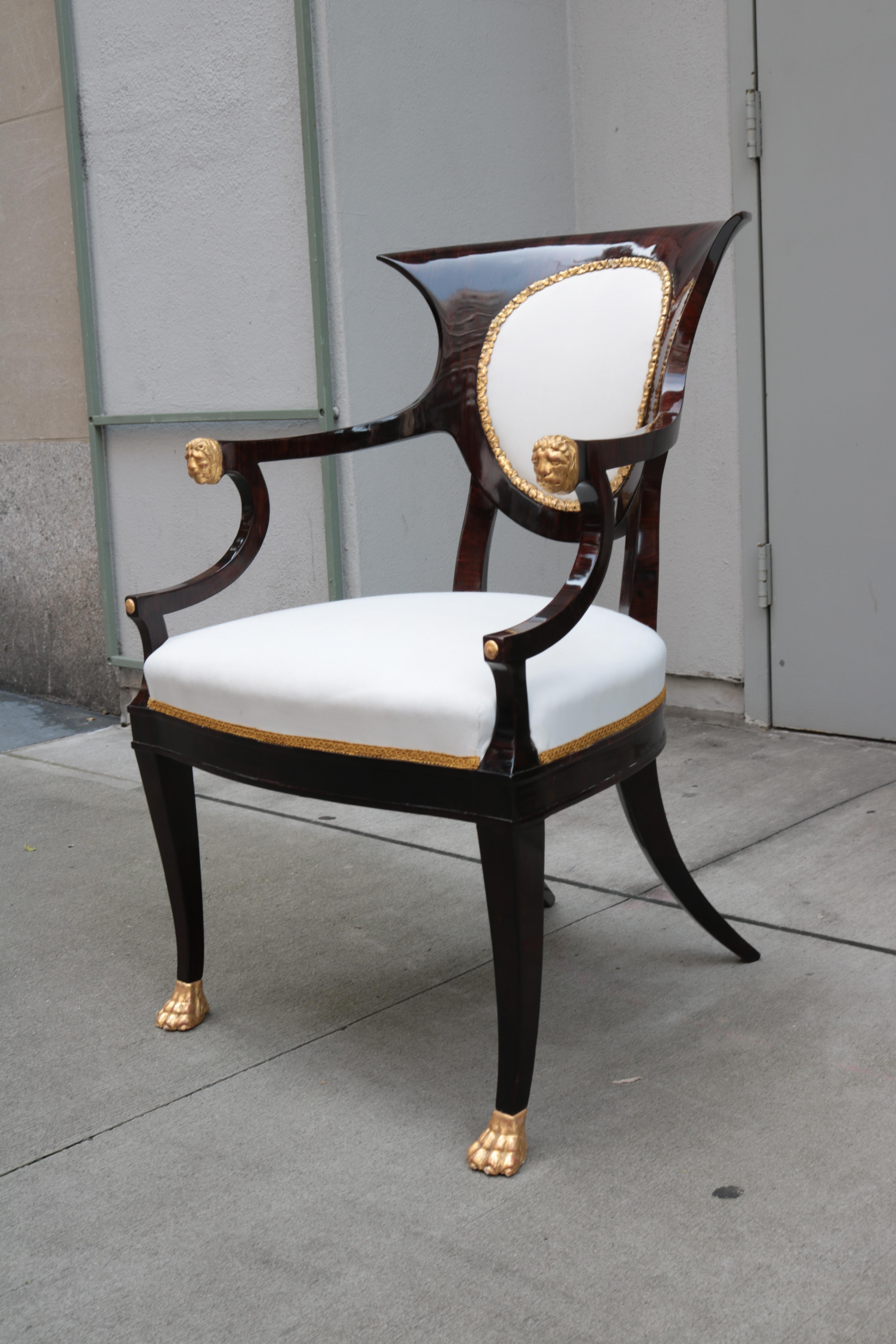 Fine Pair of Neoclassical Armchairs In Good Condition For Sale In New York, NY