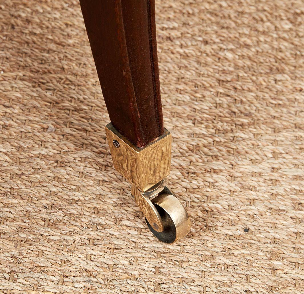 Laiton Paire de fauteuils gothiques de style Régence en vente