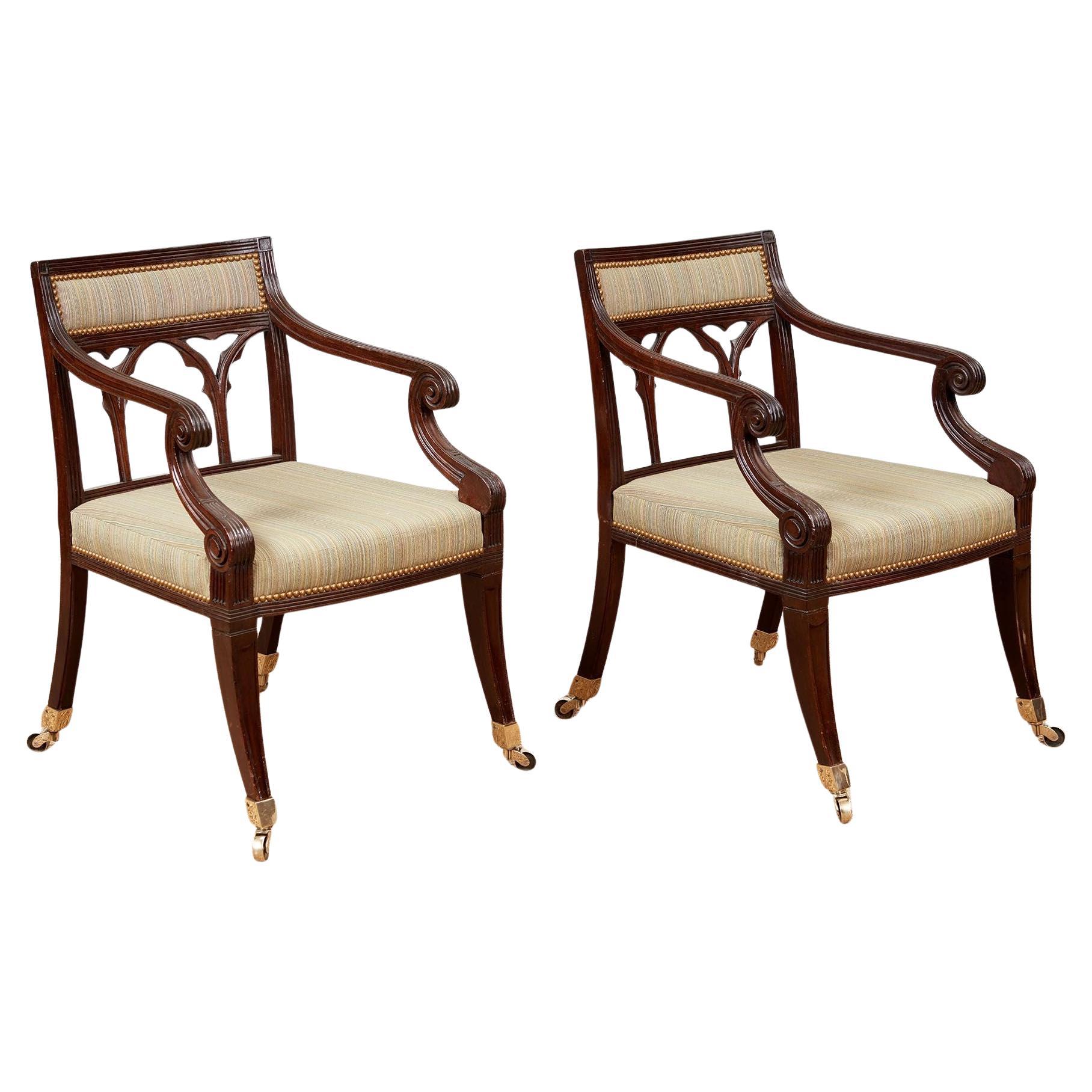 Una bella coppia di poltrone gotiche della Reggenza