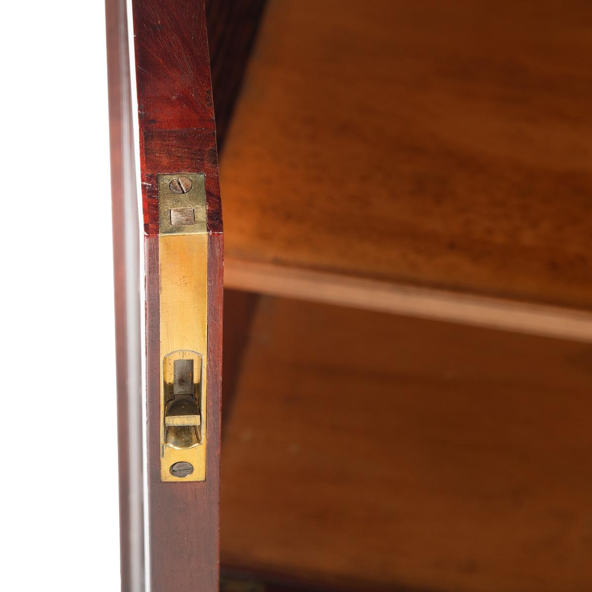 A Fine Pair of Regency Mahogany Side Cabinets by Gillows, c.1815 For Sale 7