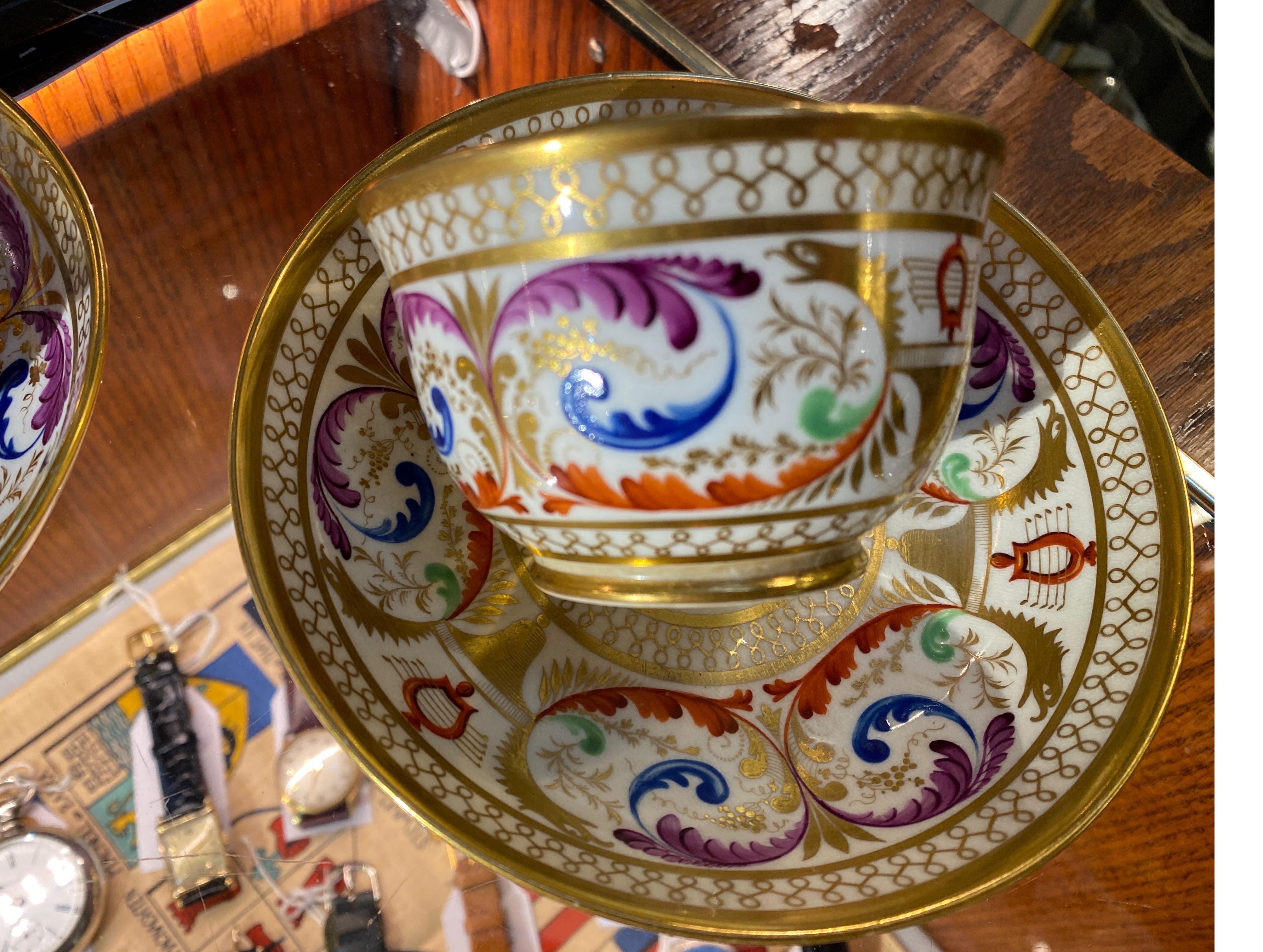 Fine Pair of Royal Crown Derby Tea Cups and Saucers Circa 1810 In Good Condition In Lambertville, NJ