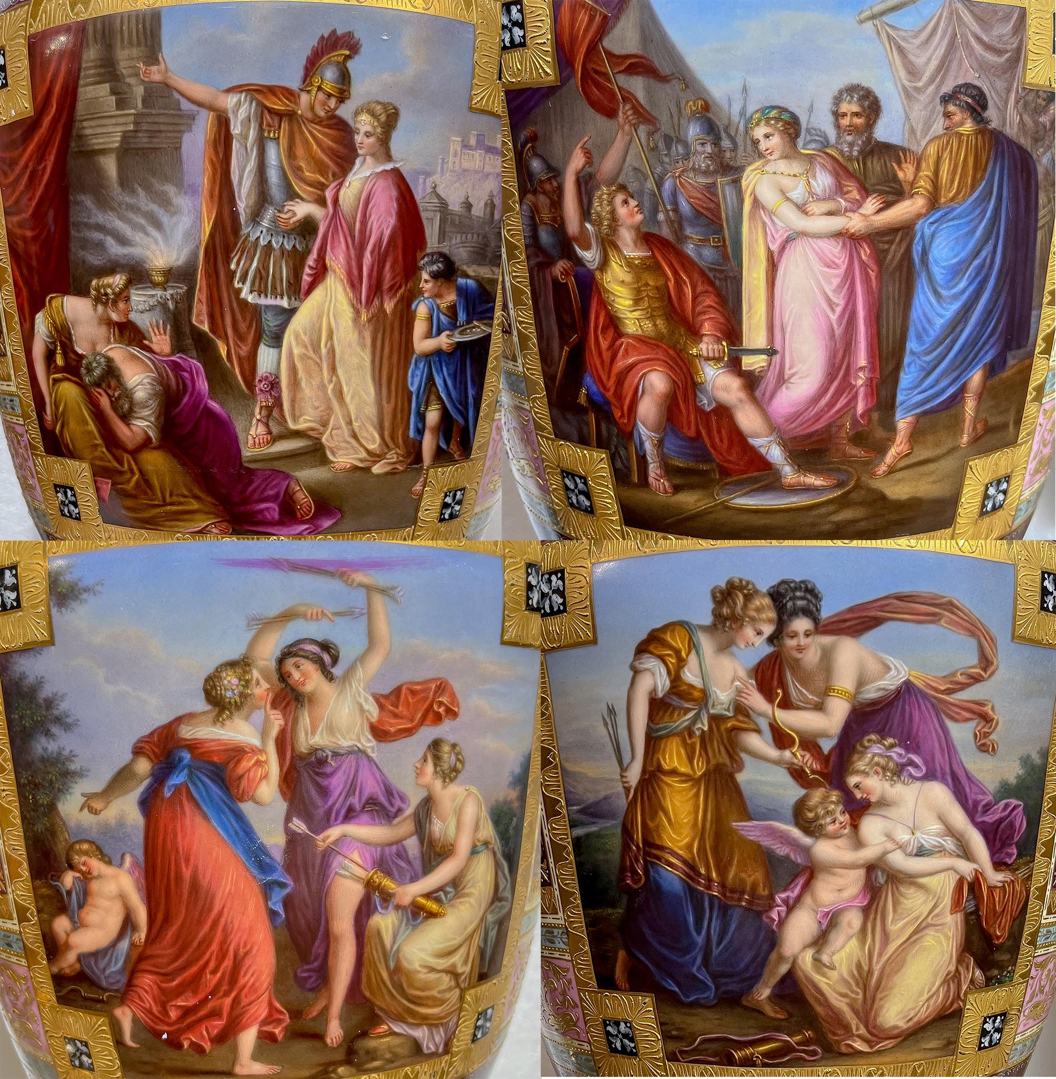 XIXe siècle A  Paire de vases couverts en porcelaine dorée Royal Vienna Porcelain en vente