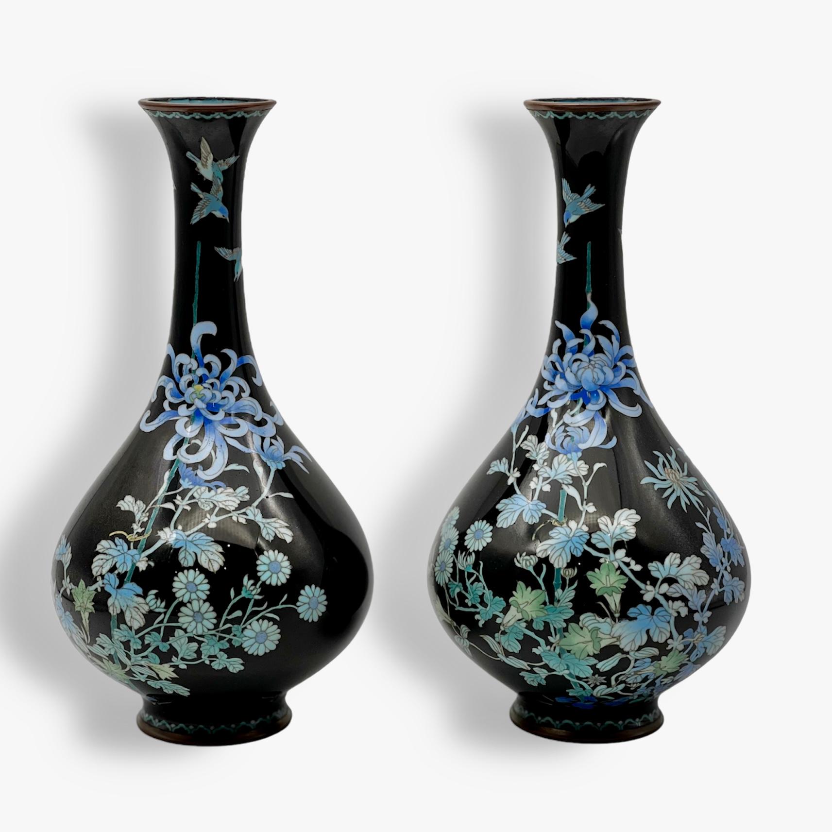 A Fine Pair Pair of Japanese Cloisonne Enamel Oviform Vases. Meiji period. For Sale 5