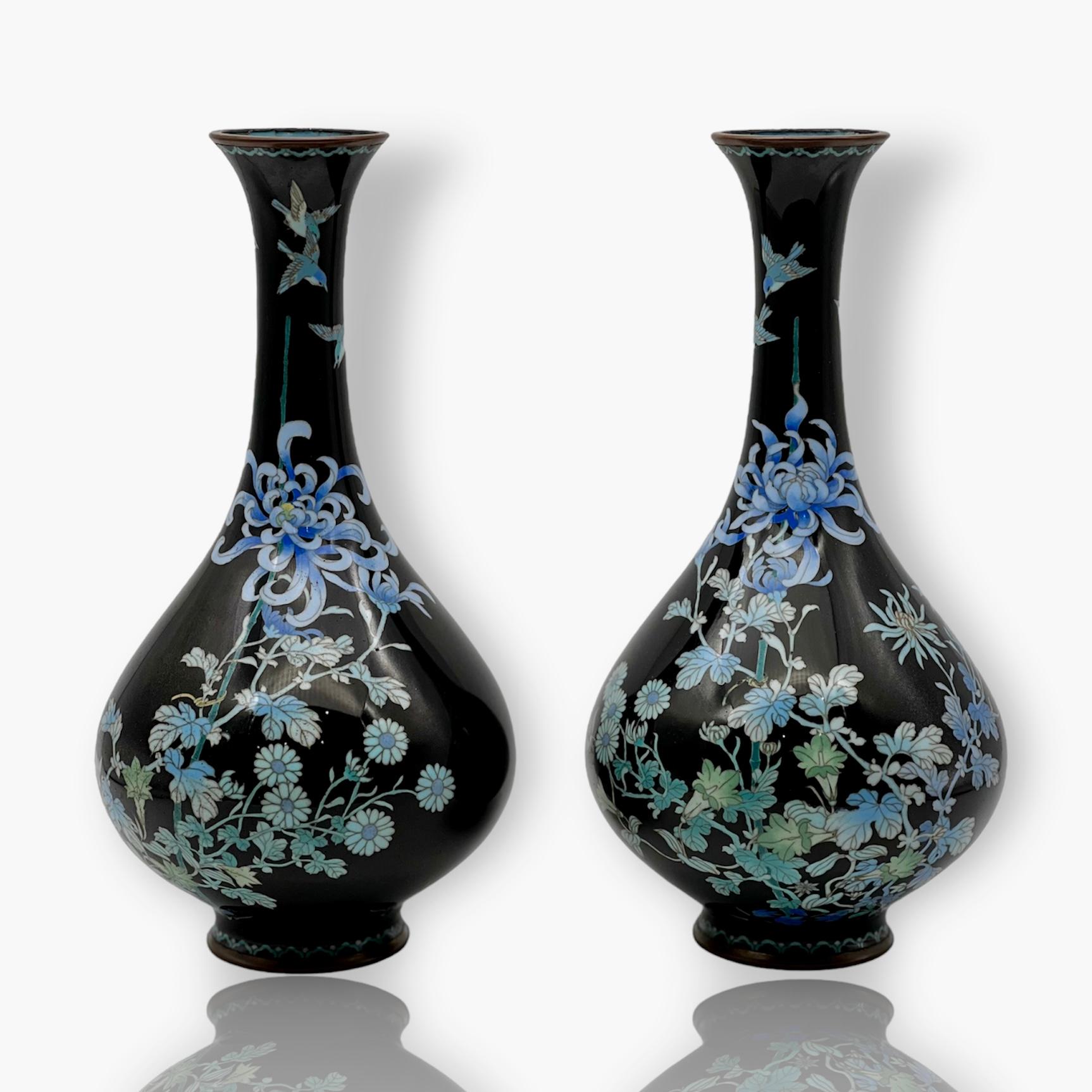 A Fine Pair Pair of Japanese Cloisonne Enamel Oviform Vases. Meiji period. For Sale 6