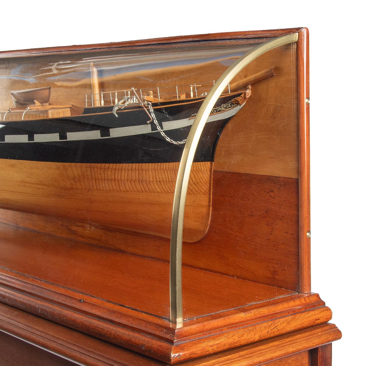 Laiton Modèle de présentation en demi-coque du Hawthornbank, lancé en 1889 en vente