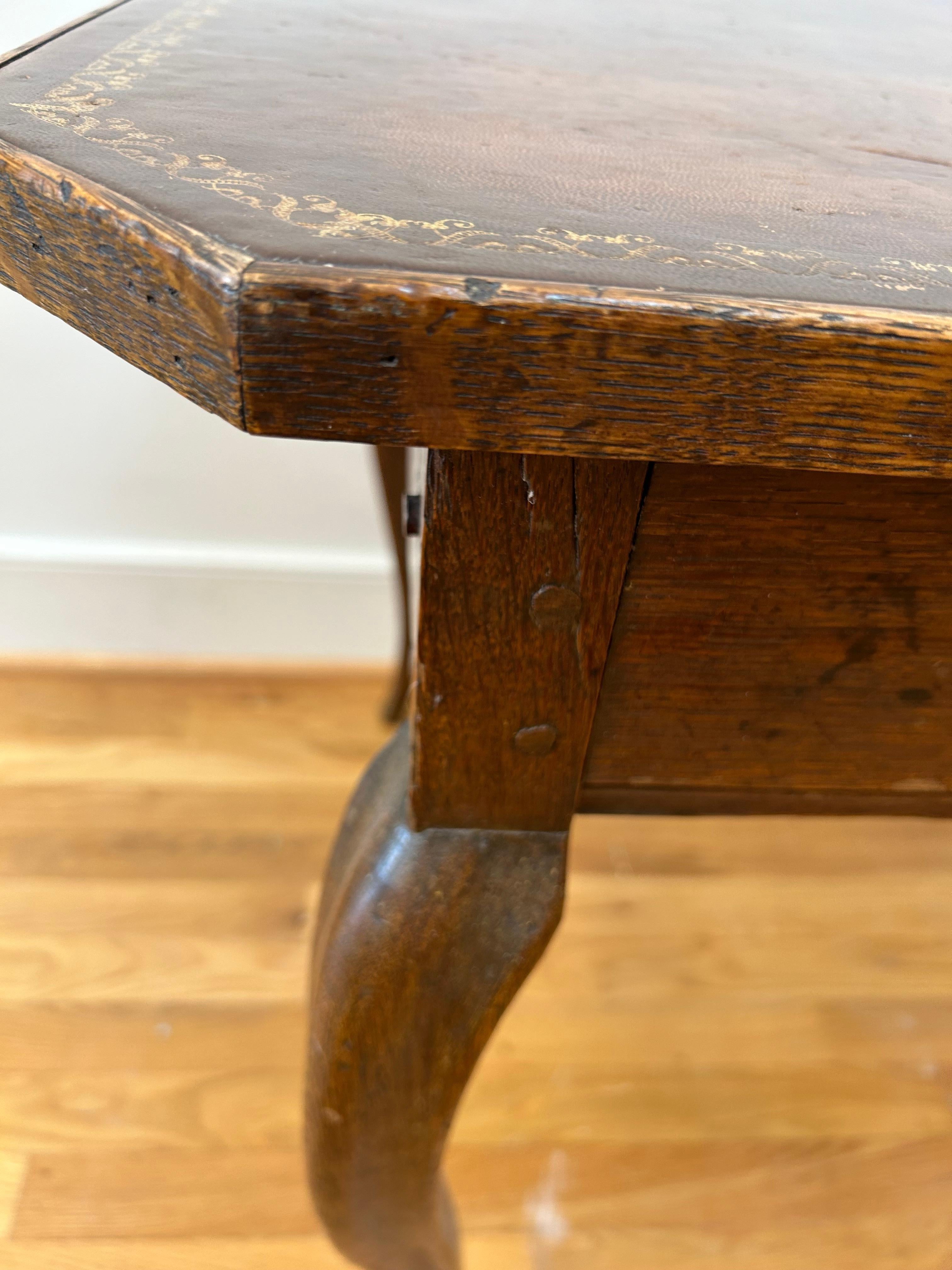 Une table à jeux provinciale française du XVIIIe siècle de belle qualité. en vente 1