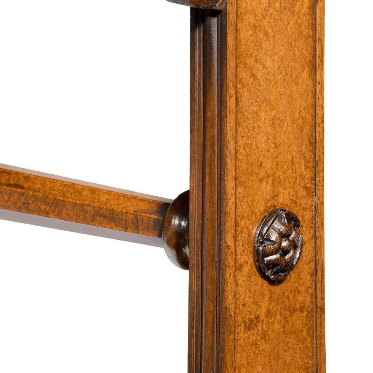 Table à écrire Amboyna George IV de qualité supérieure, attribuée à Morel et Seddon en vente 5