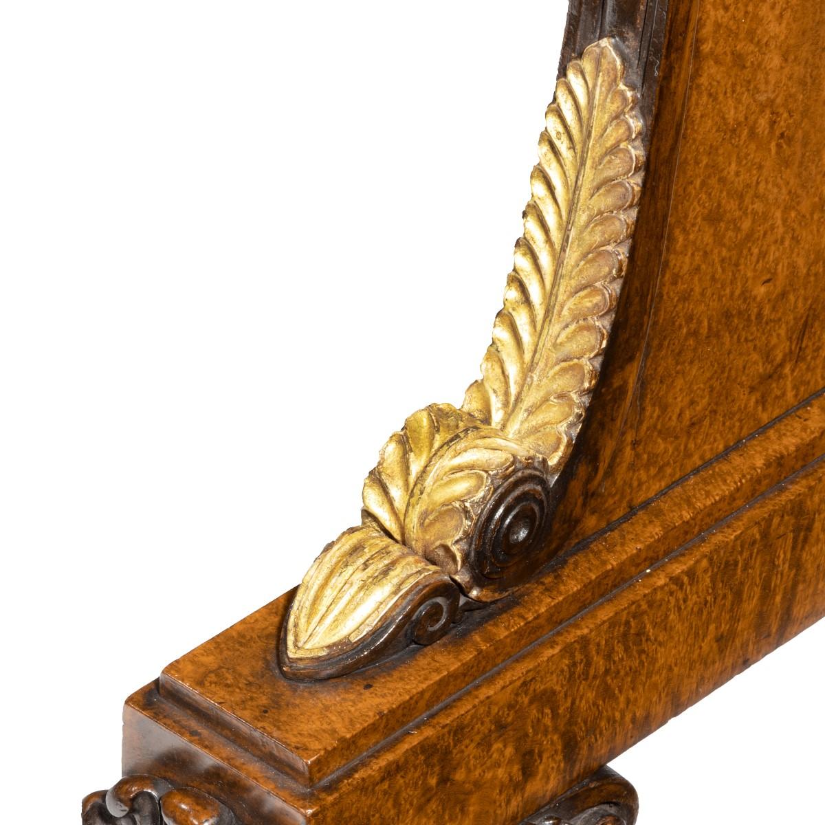 Table à écrire Amboyna George IV de qualité supérieure, attribuée à Morel et Seddon en vente 6